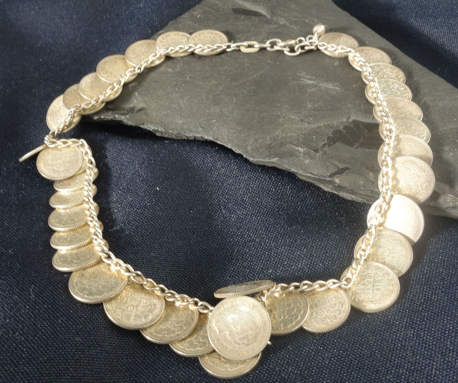 JEWELLERY SET: COIN BRACELET AND COIN NECKLACE - Image 6 of 6