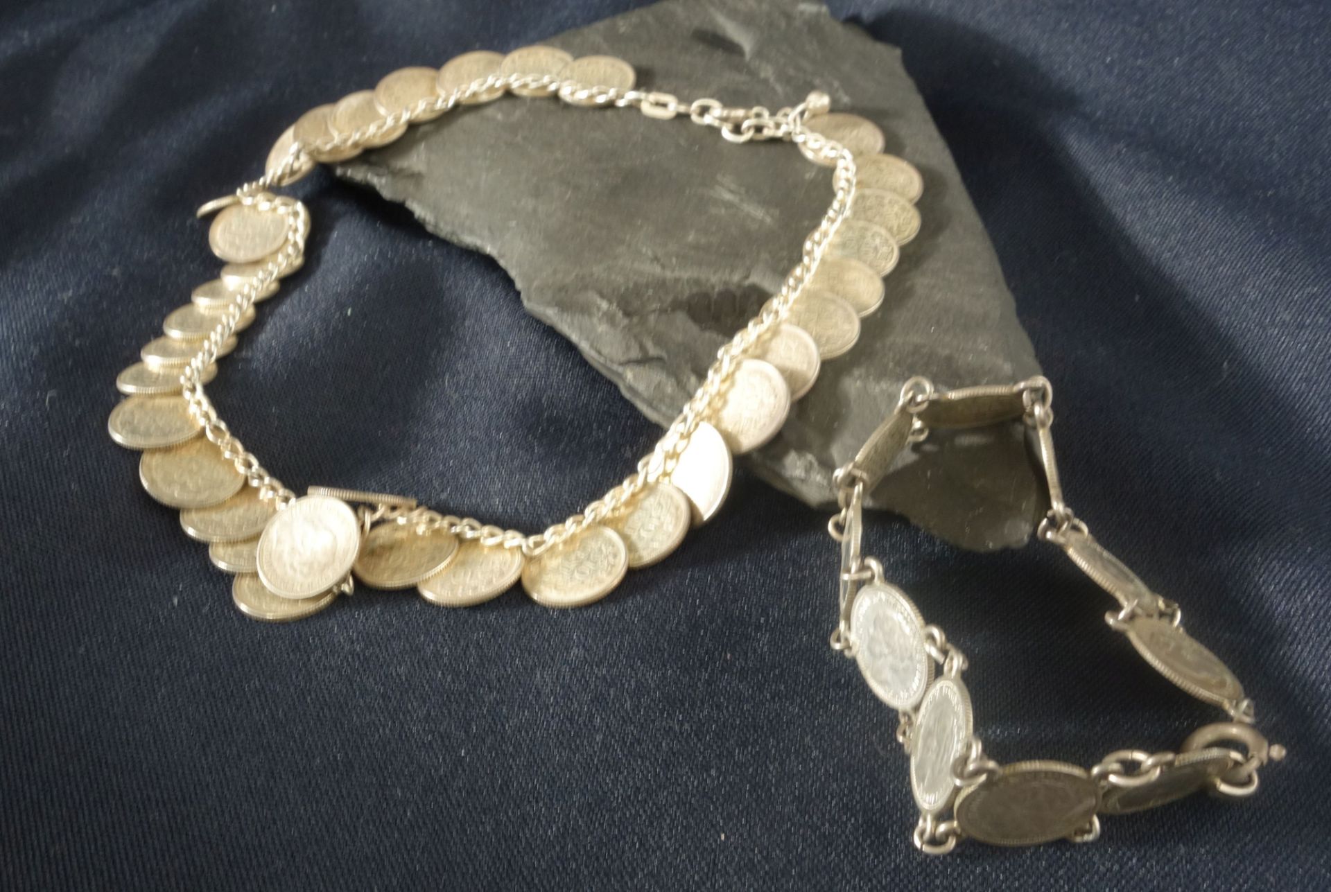 JEWELLERY SET: COIN BRACELET AND COIN NECKLACE - Image 5 of 6