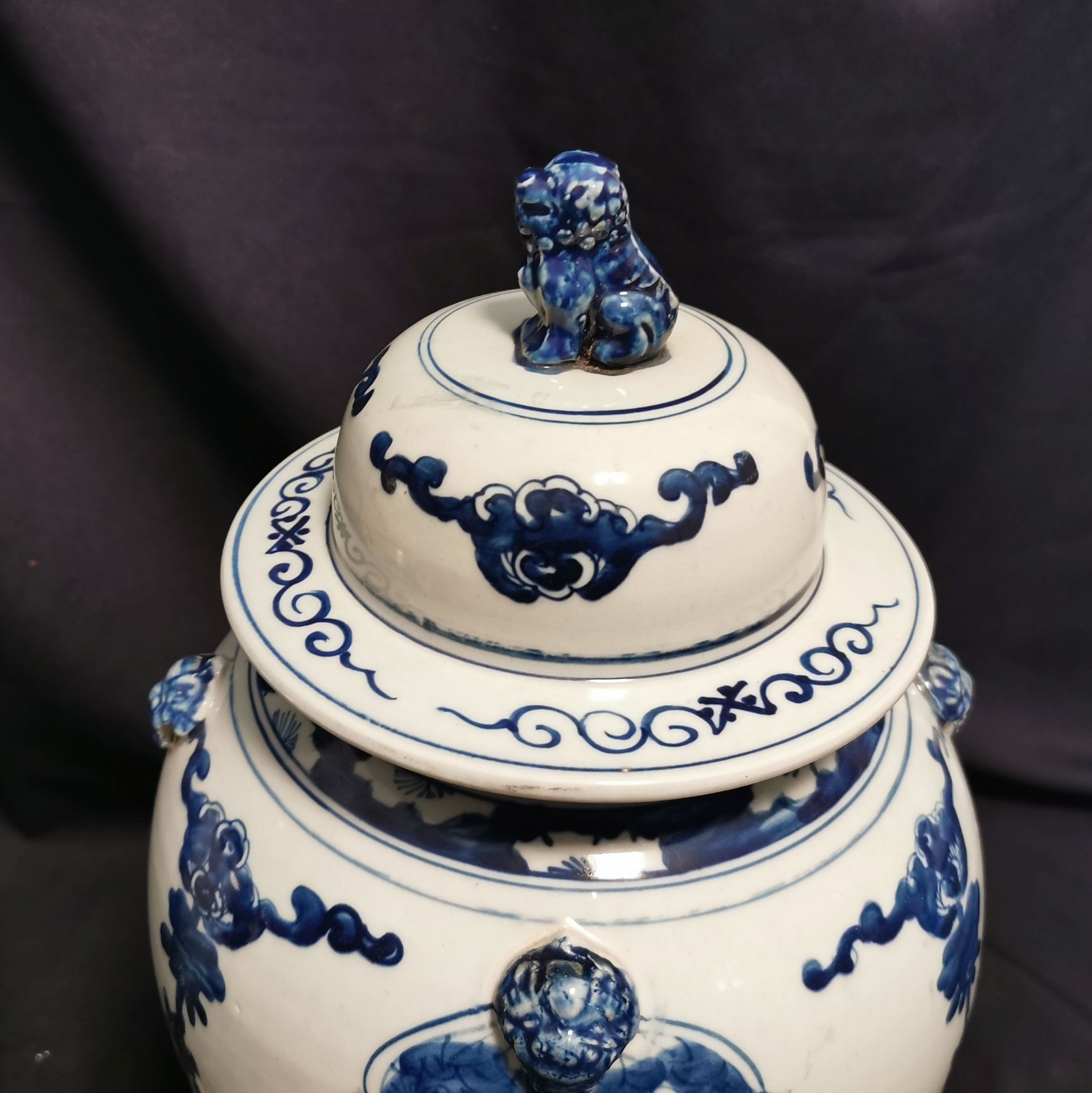 PAIR OF CHINESE LID VASES - Image 2 of 5