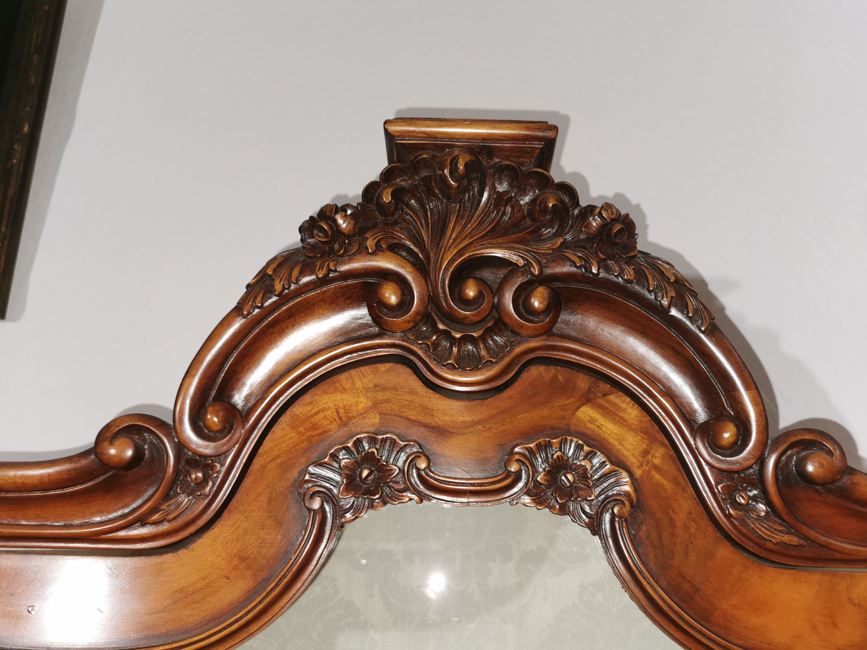 DISPLAY CUPBOARD IN BAROQUE SHAPES - Image 6 of 7