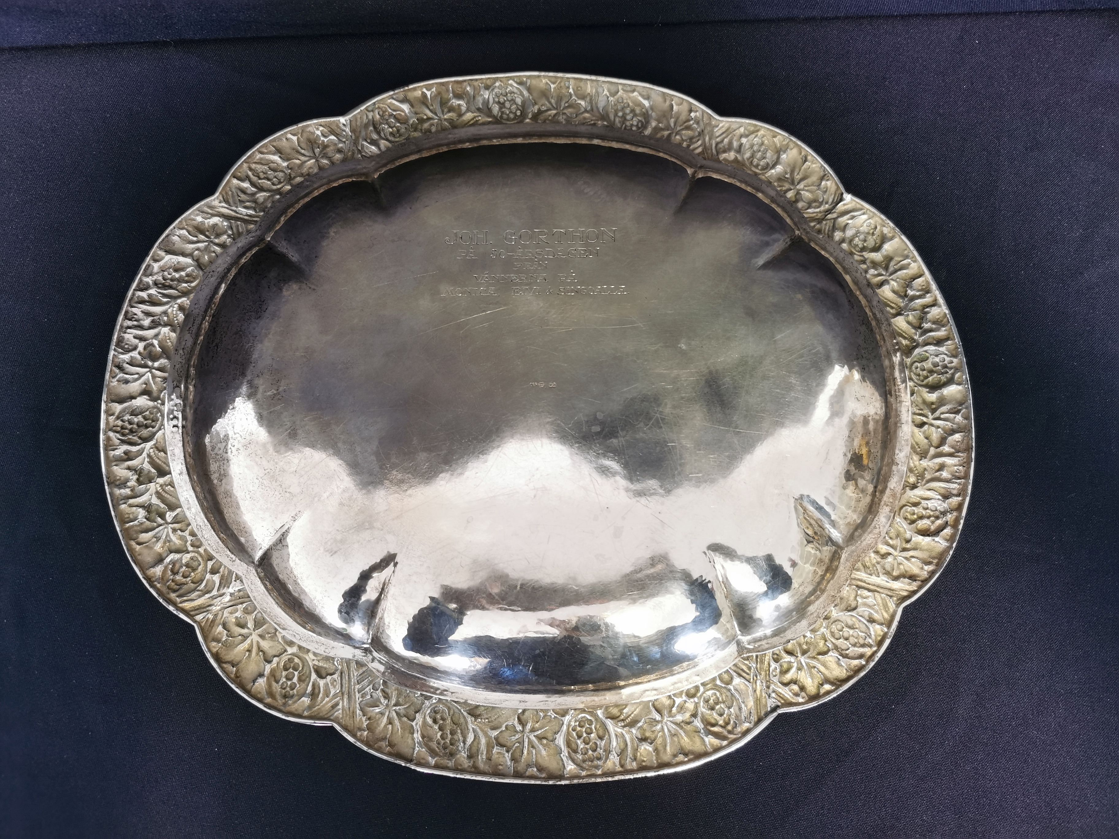 OVAL BOWL WITH RELIEF DECORATION  - Image 4 of 5