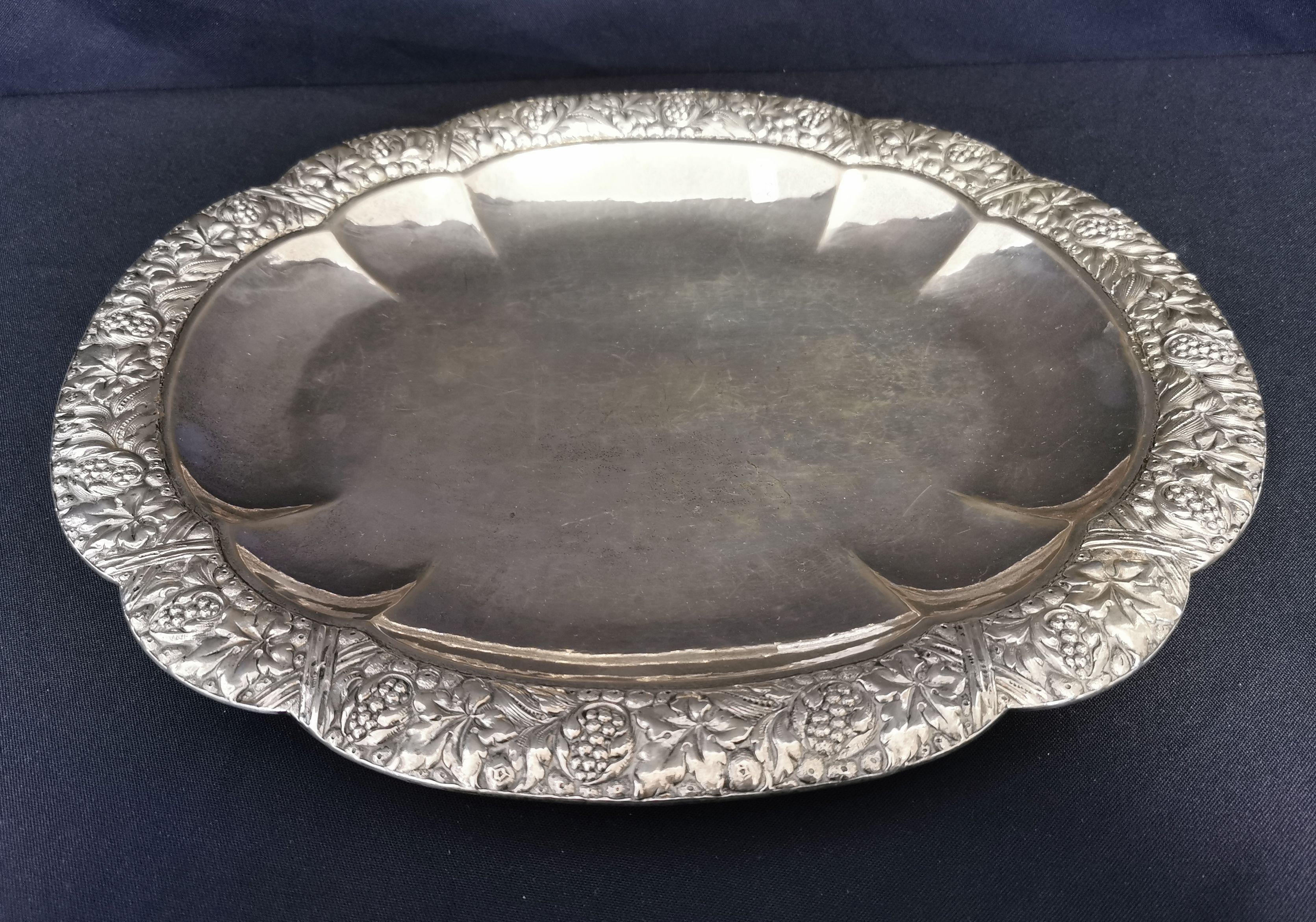 OVAL BOWL WITH RELIEF DECORATION 