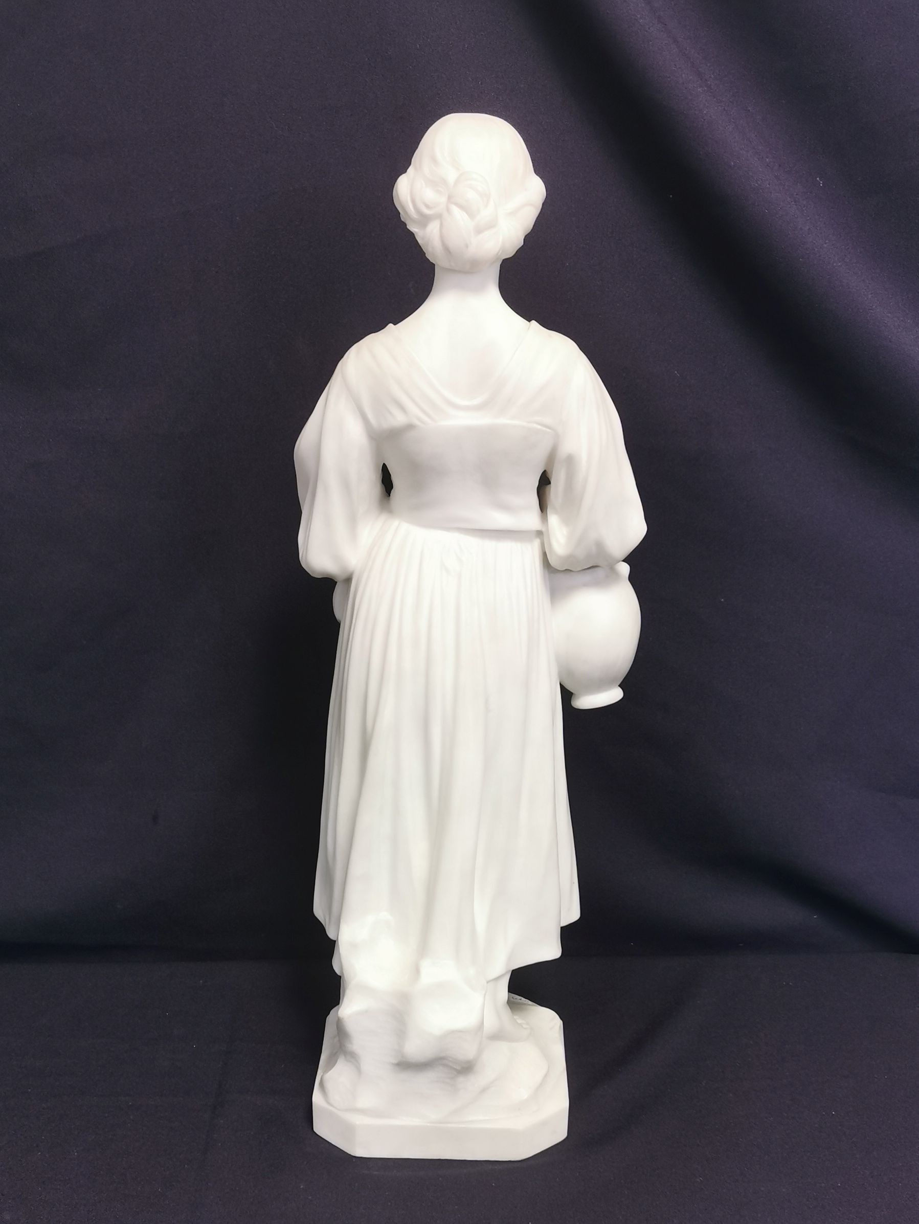 SCULPTURE: WOMEN WITH A JUG - Image 4 of 5