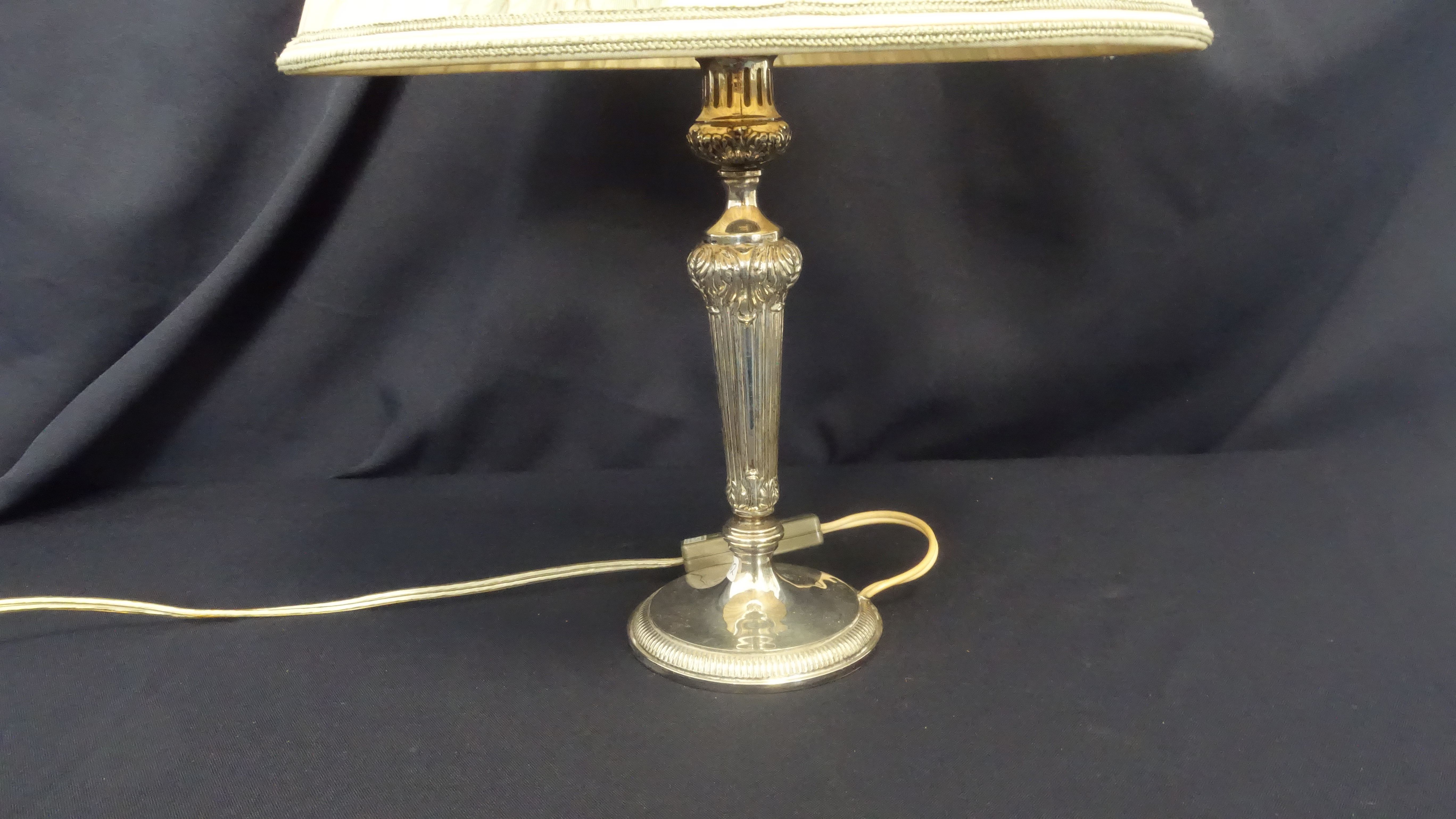 TABLE LAMP - Image 3 of 3