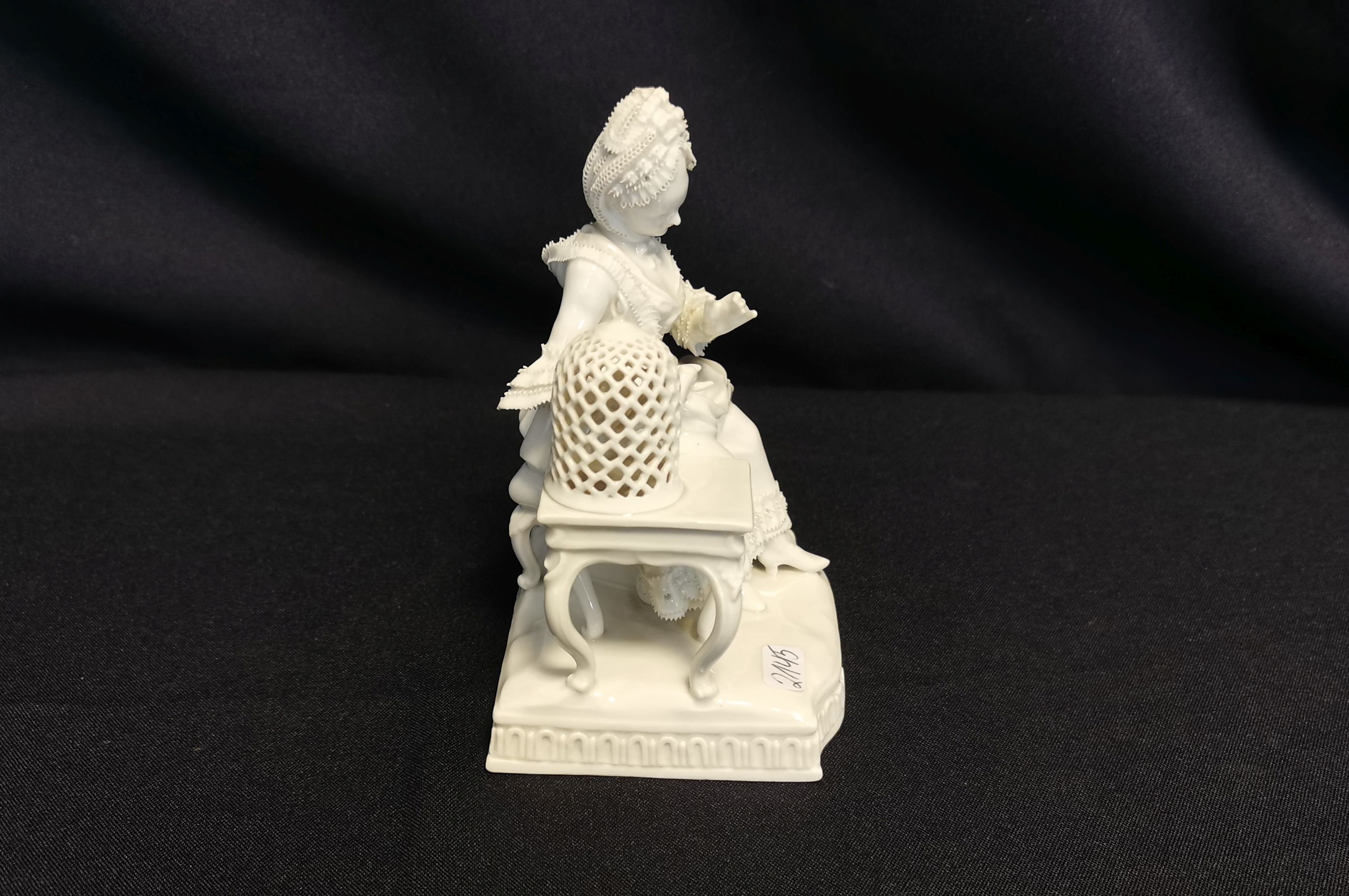 MEISSEN PORCELAIN FIGURE - Image 5 of 6