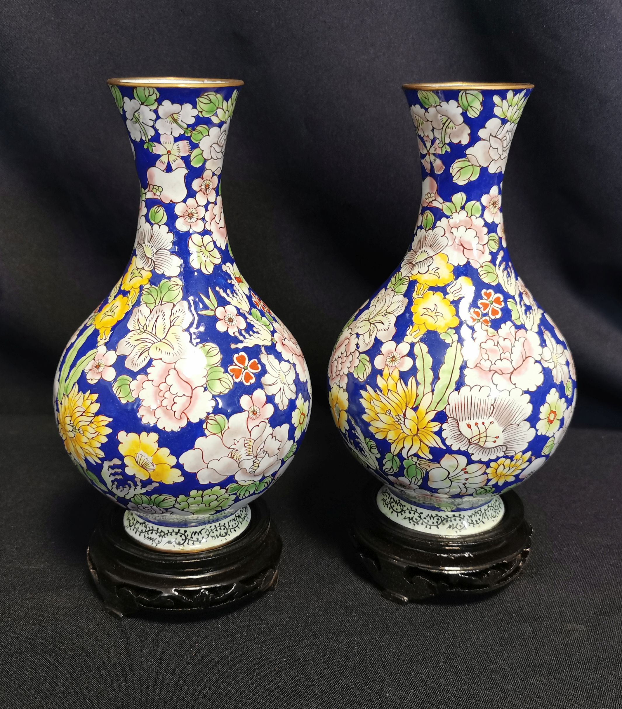 PAIR OF VASES - Image 4 of 4