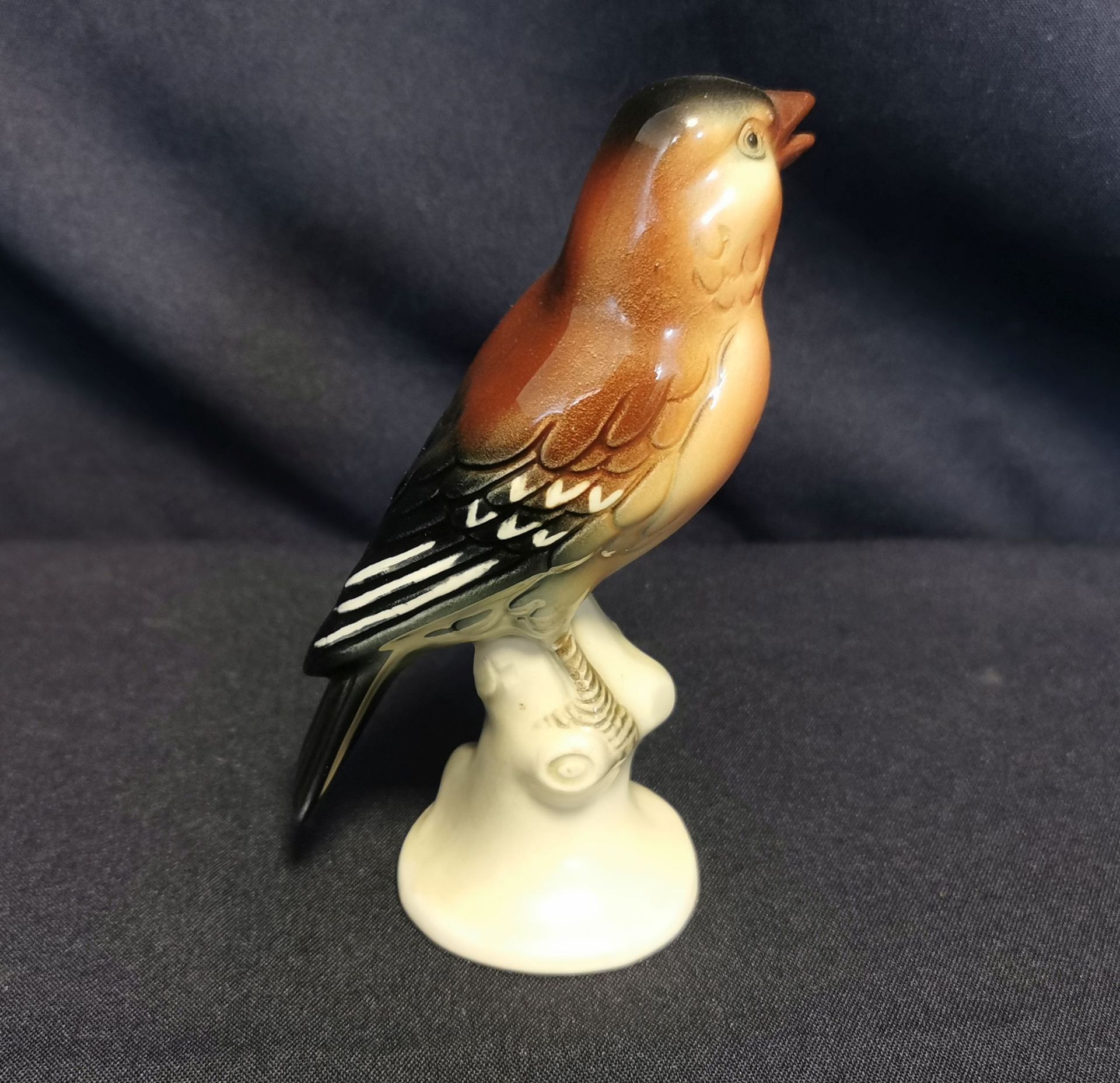 PORCELAIN FIGURE "BIRD" - Image 3 of 4