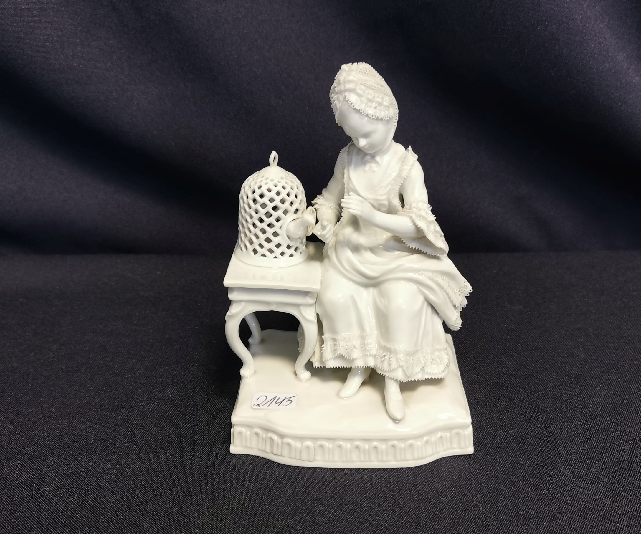 MEISSEN PORCELAIN FIGURE