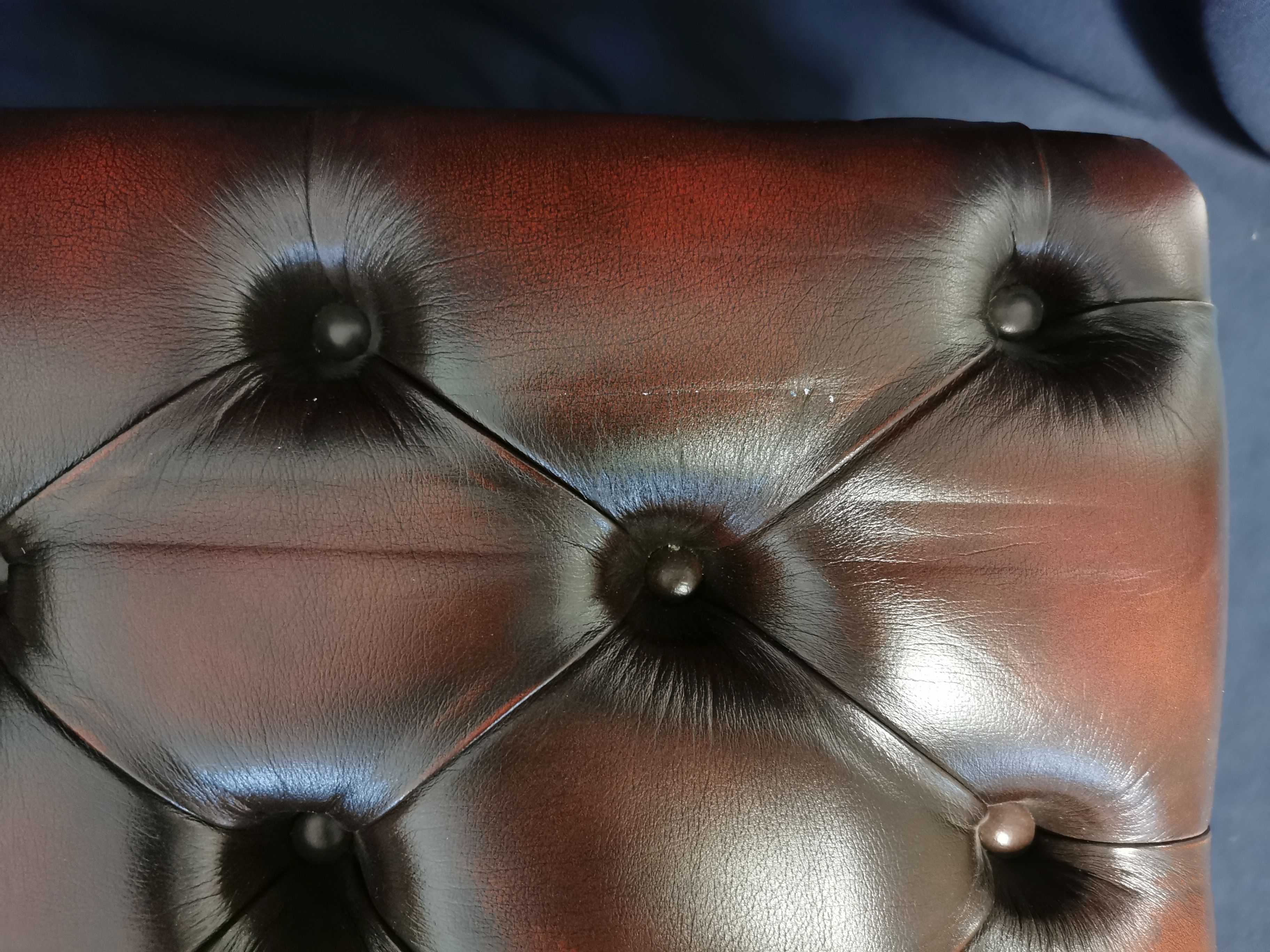 CHESTERFIELD FOOTSTOOL - Image 3 of 3