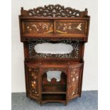 CHINOISER SCHRANK