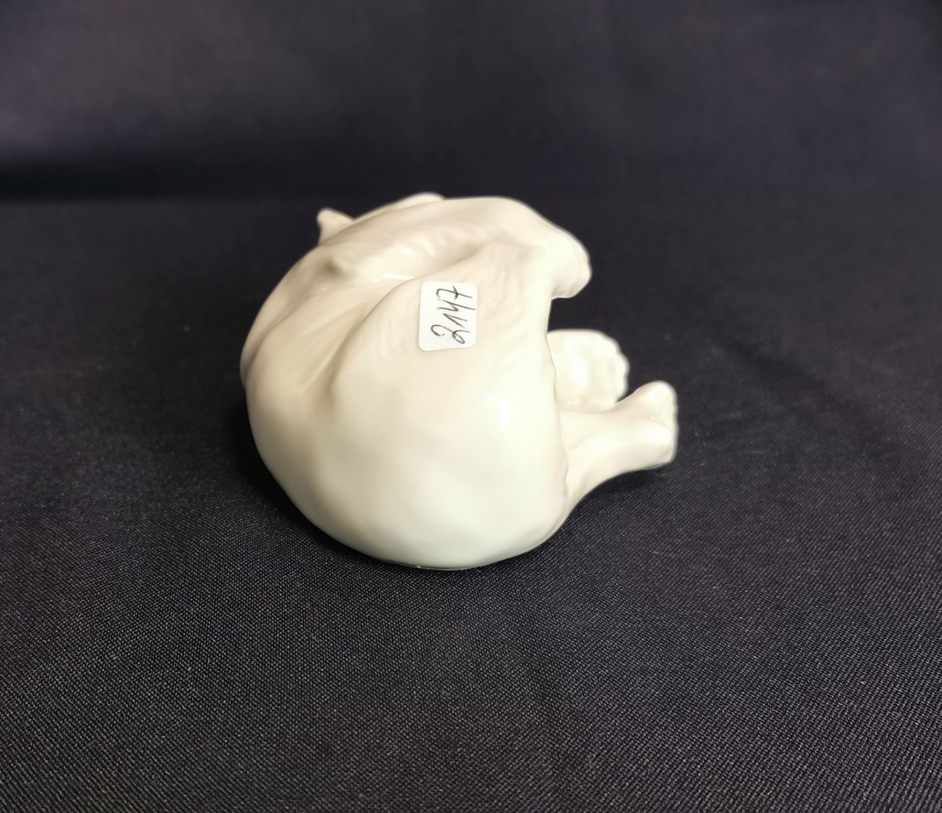 PORCELAIN FIGURE: POLAR BEAR - Image 4 of 5