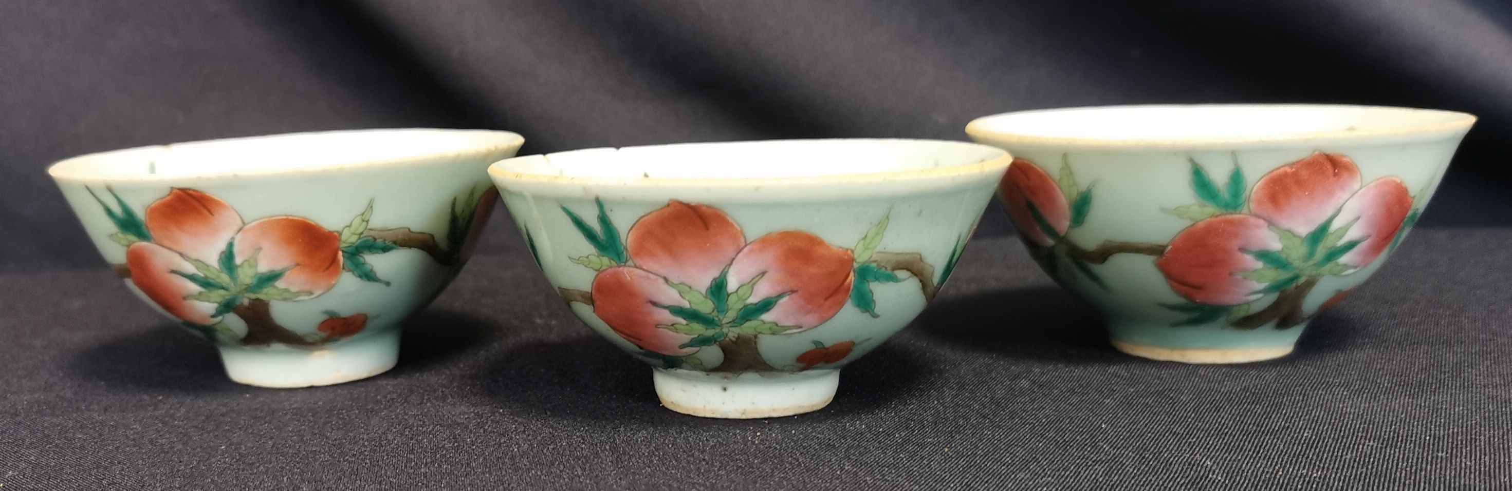 3 TEA BOWLS WITH PEACHES - Image 3 of 5