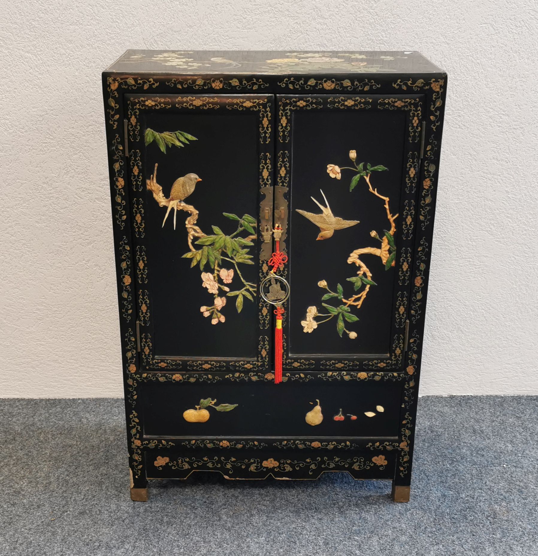 CHINOISE LACQUER CABINET