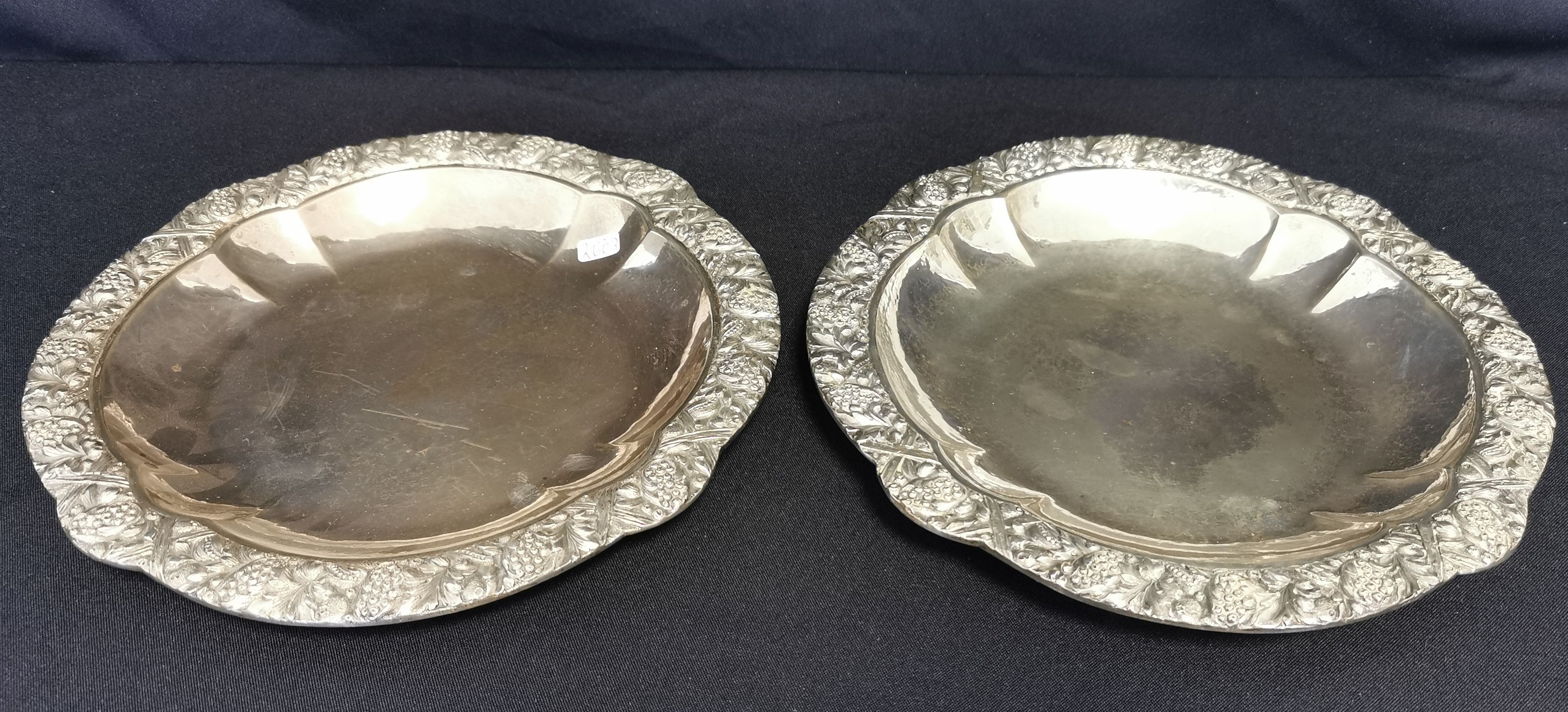 PAIR OF BOWLS WITH RELIEF DECORATION