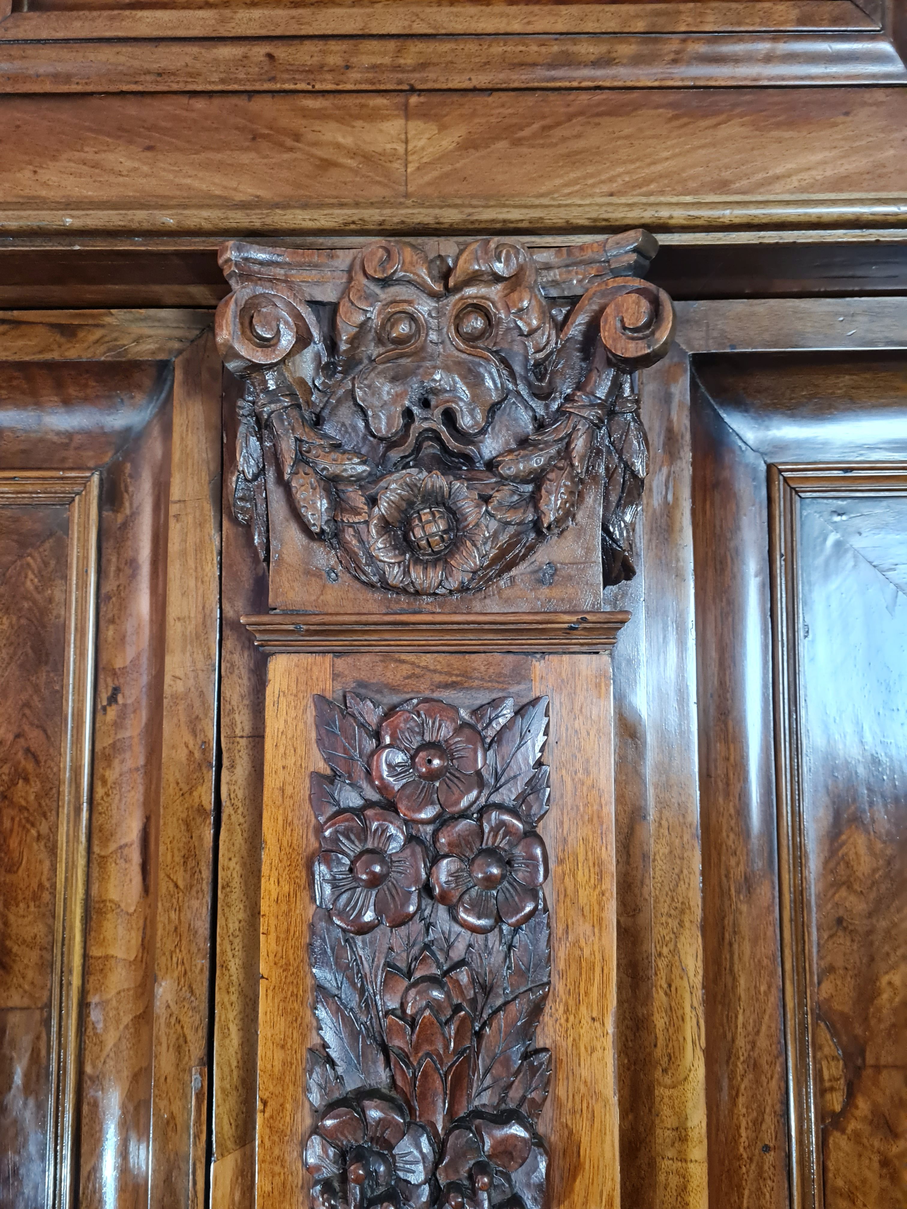 PILASTER CUPBORD - Image 3 of 9