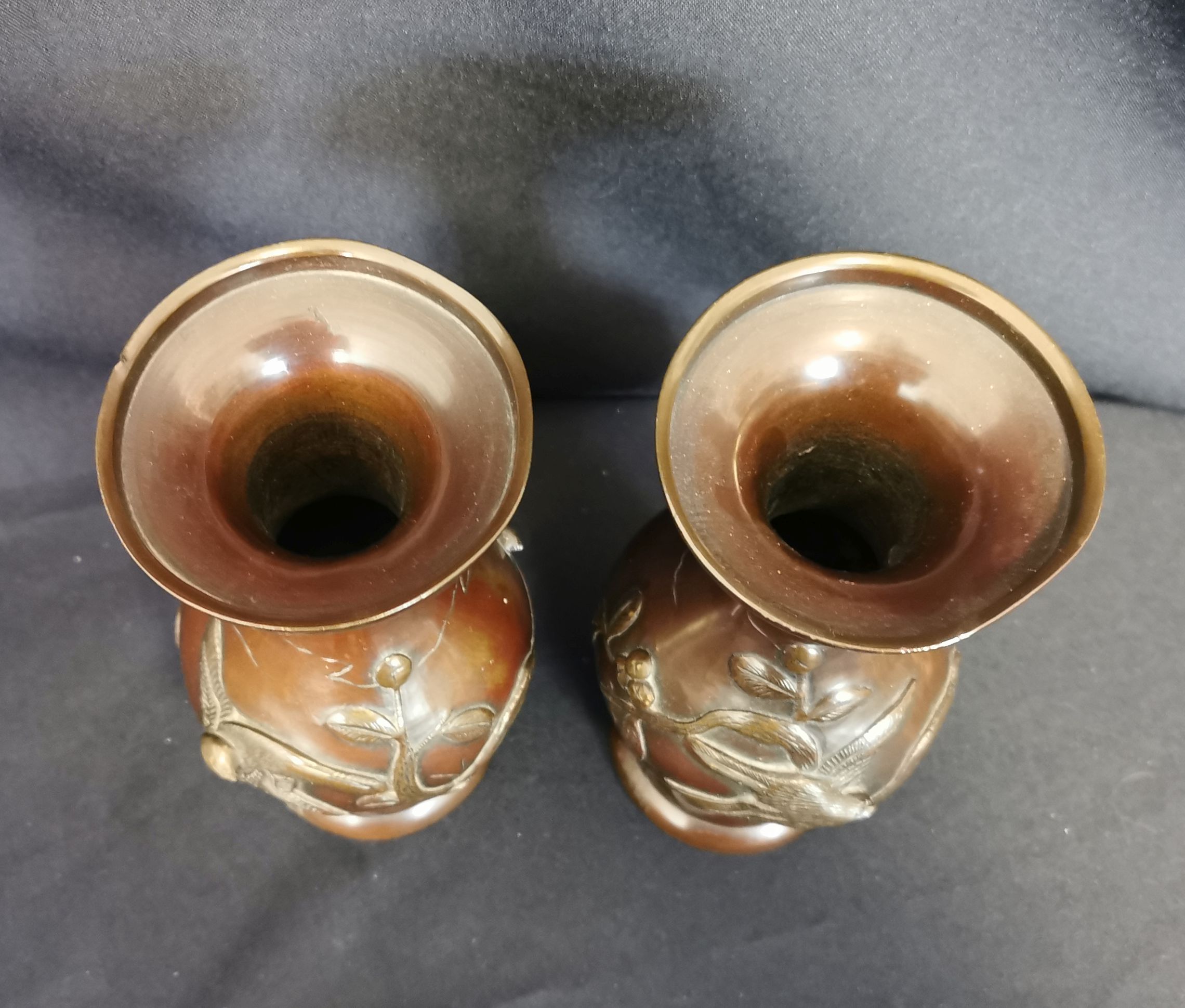 PAIR OF VASES - Image 2 of 3