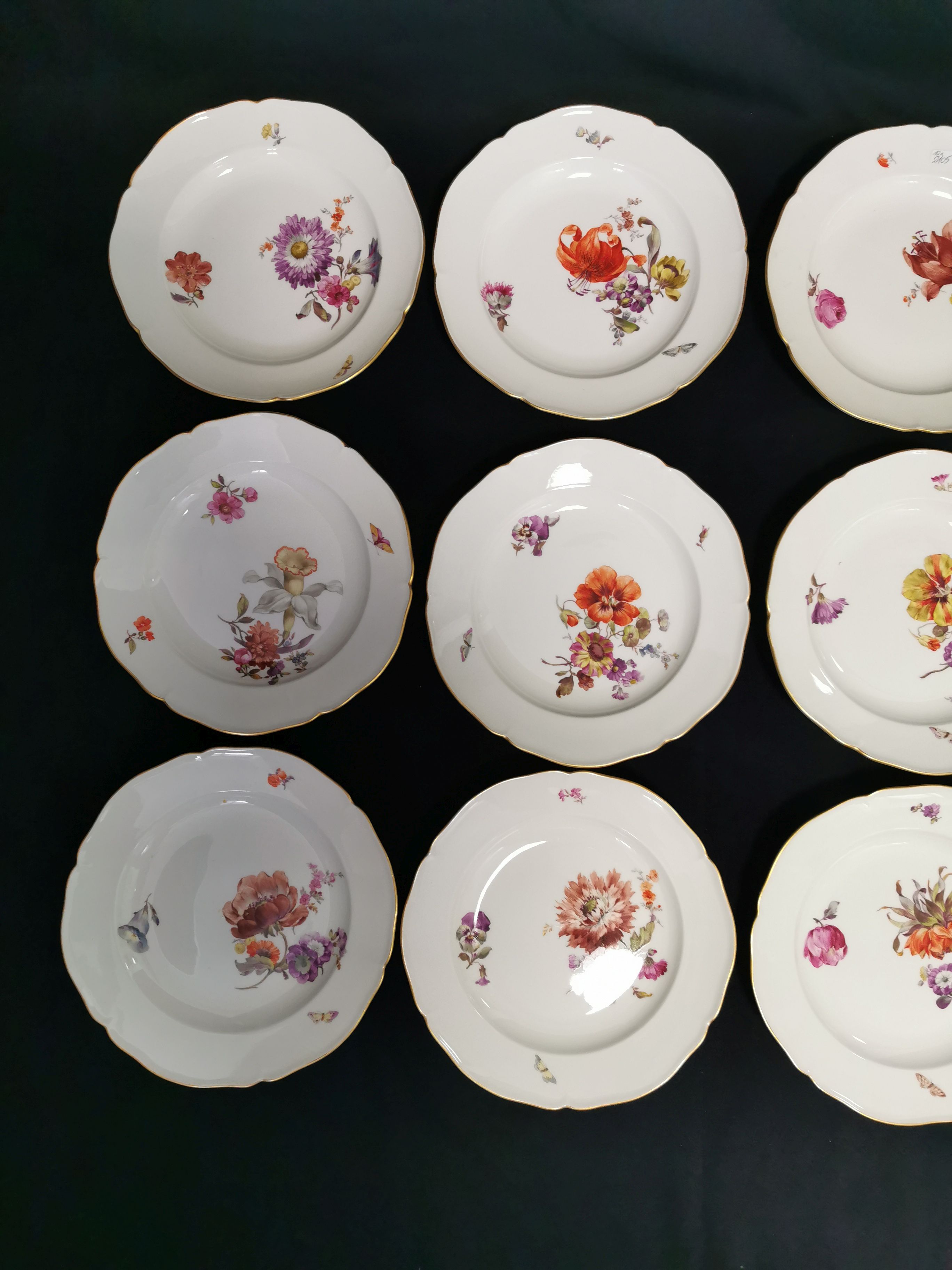 12 KPM DINNER PLATES - Image 3 of 5