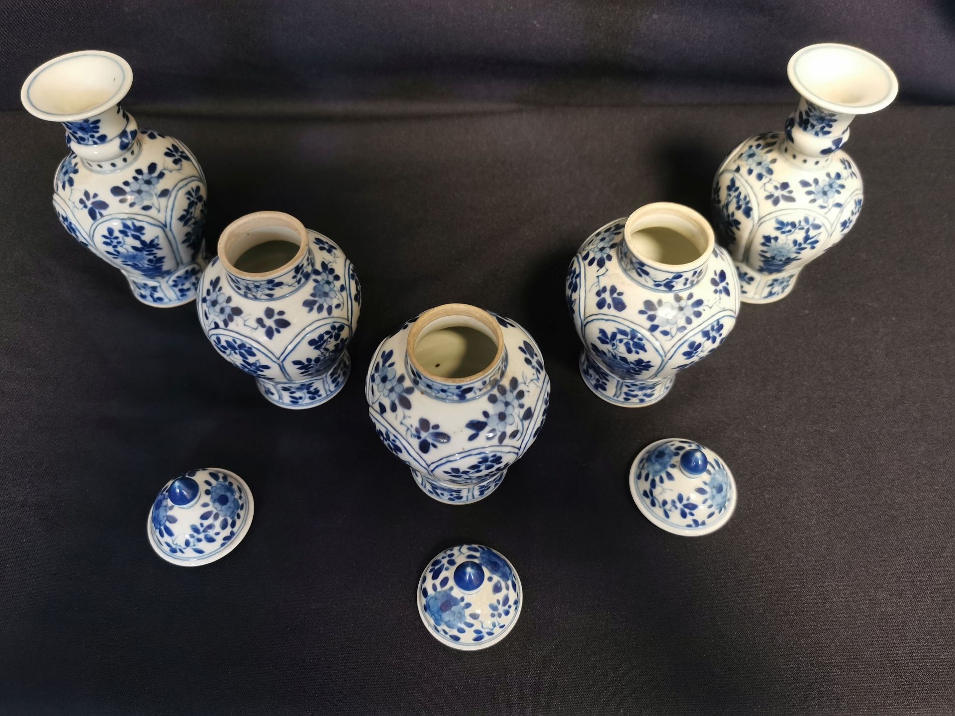 SET OF 5 VASES - Image 3 of 6