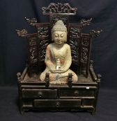 BUDDHA UND HAUSALTAR