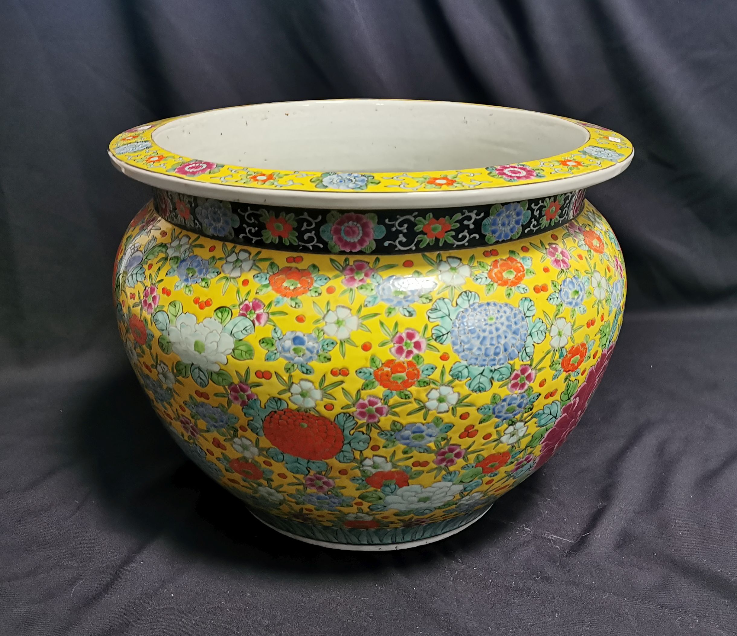 FLOWER POT - Image 3 of 5