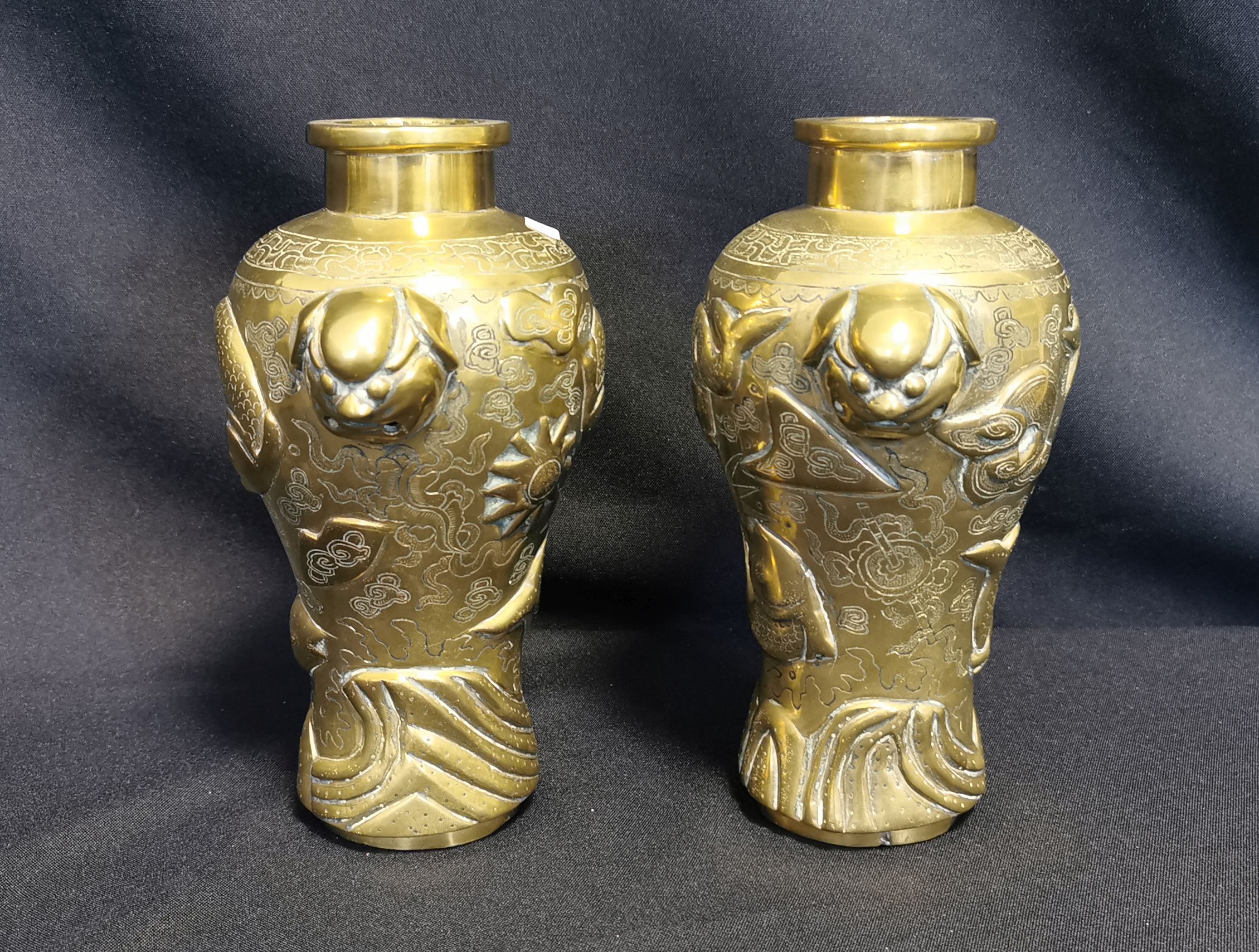 PAIR OF VASES - Image 2 of 5