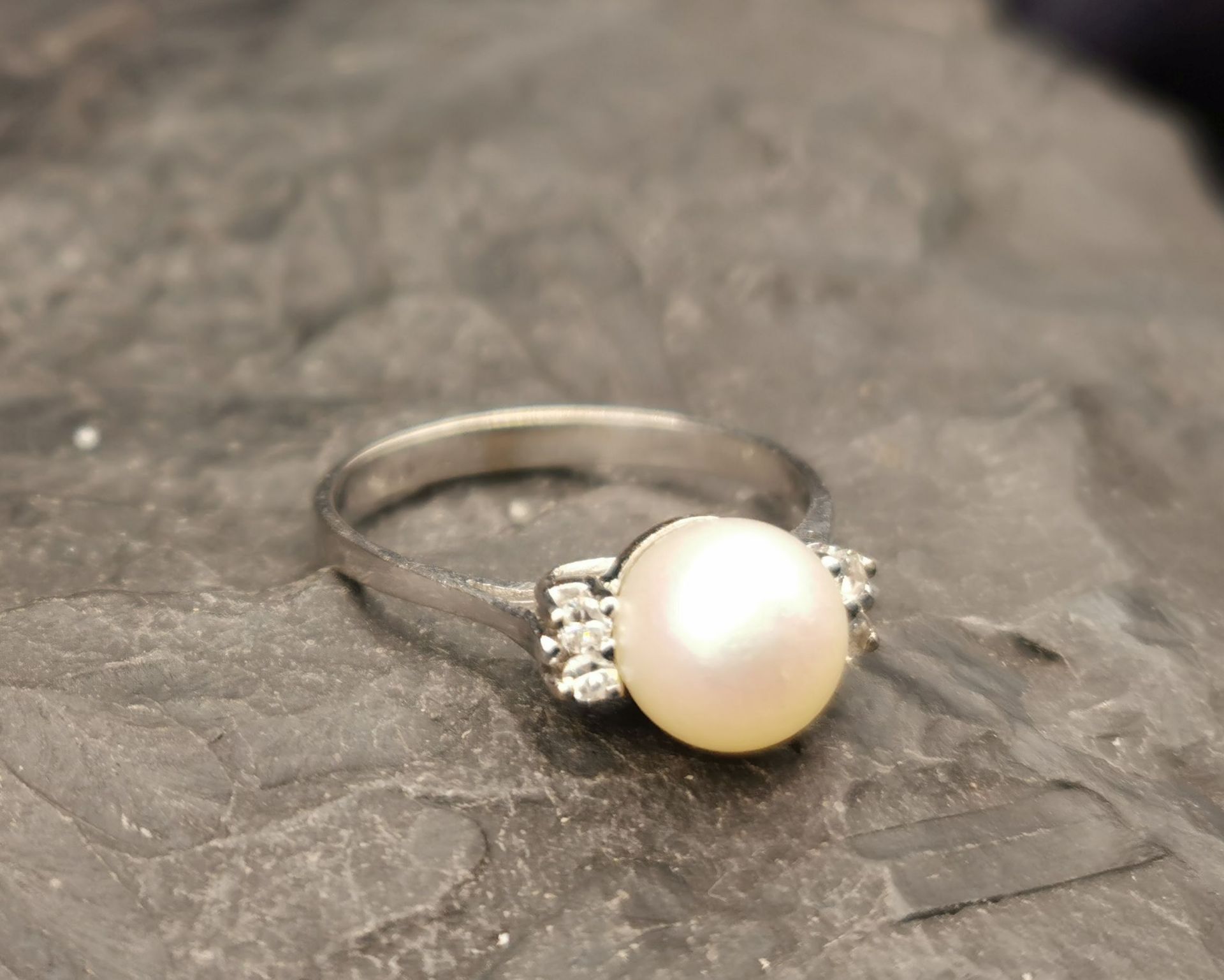 RING WITH PEARL SET - Image 7 of 7
