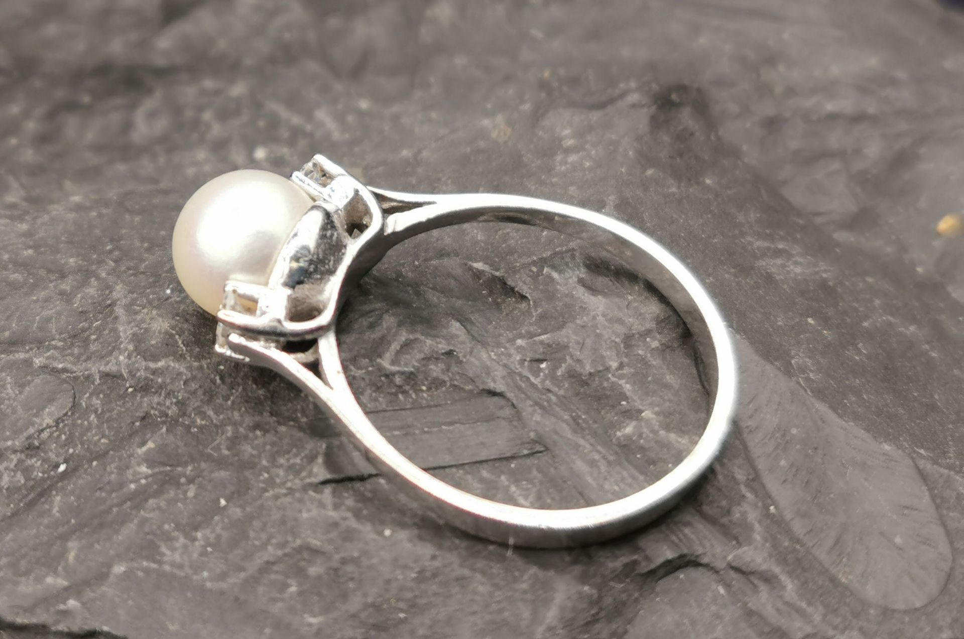 RING WITH PEARL SET - Image 4 of 7