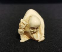 NETSUKE "WEISER" 