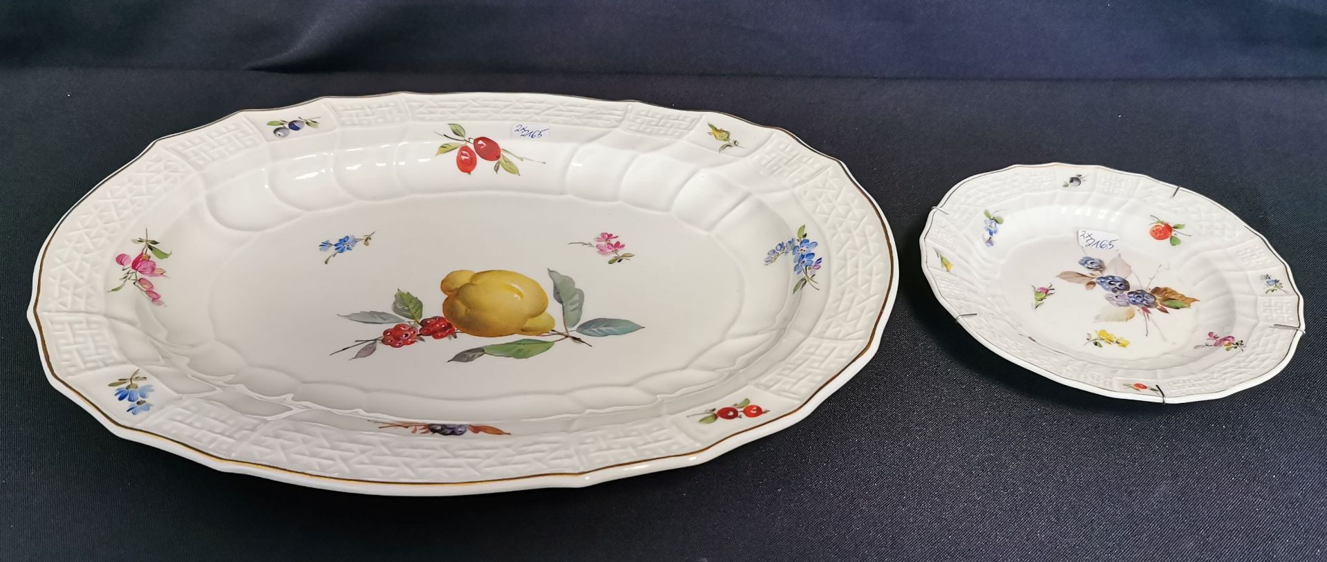 MEISSEN PLATE AND SMALL PLATE - Image 2 of 3