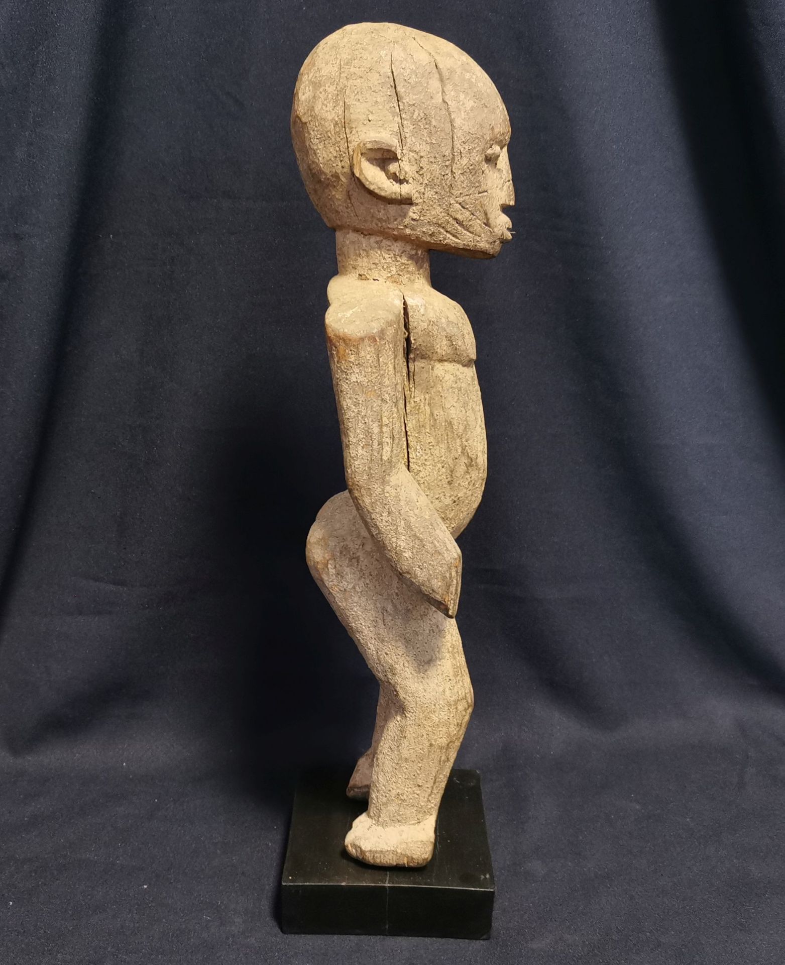 MALE ANCETOR FIGURE - Image 2 of 4