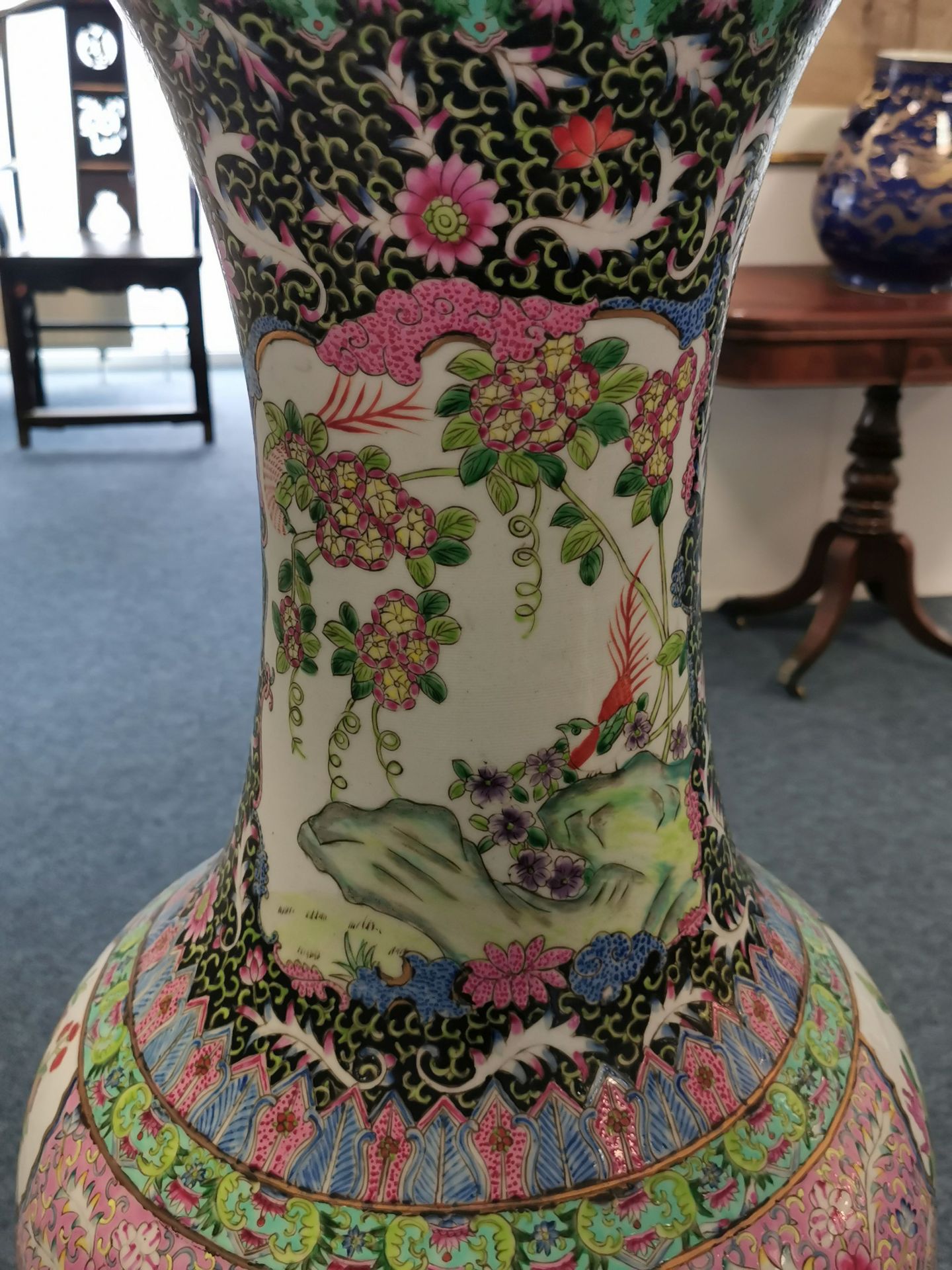 LARGE CHINESE VASE - Image 10 of 10