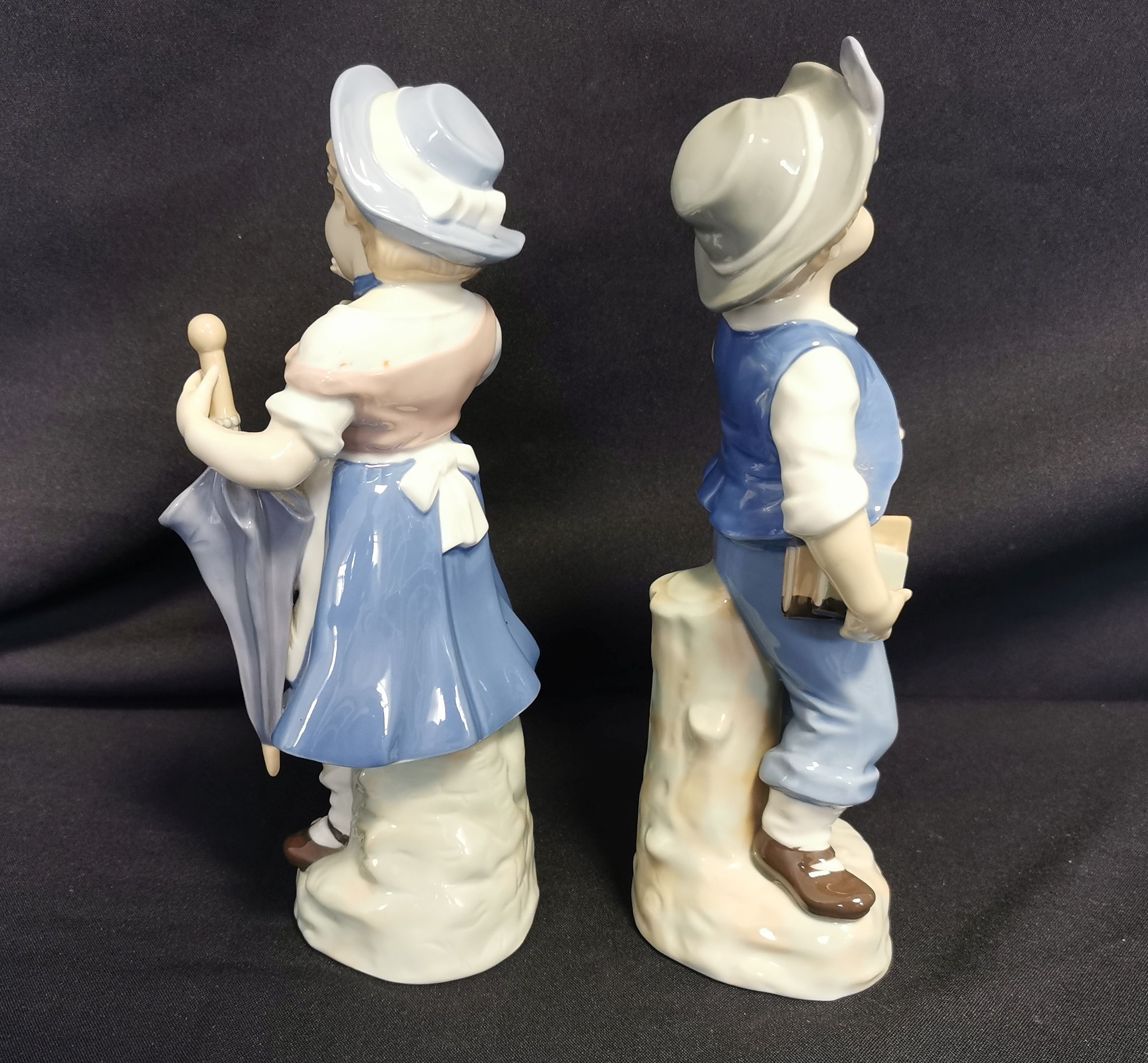 PORCELAIN FIGURES  - Image 4 of 5