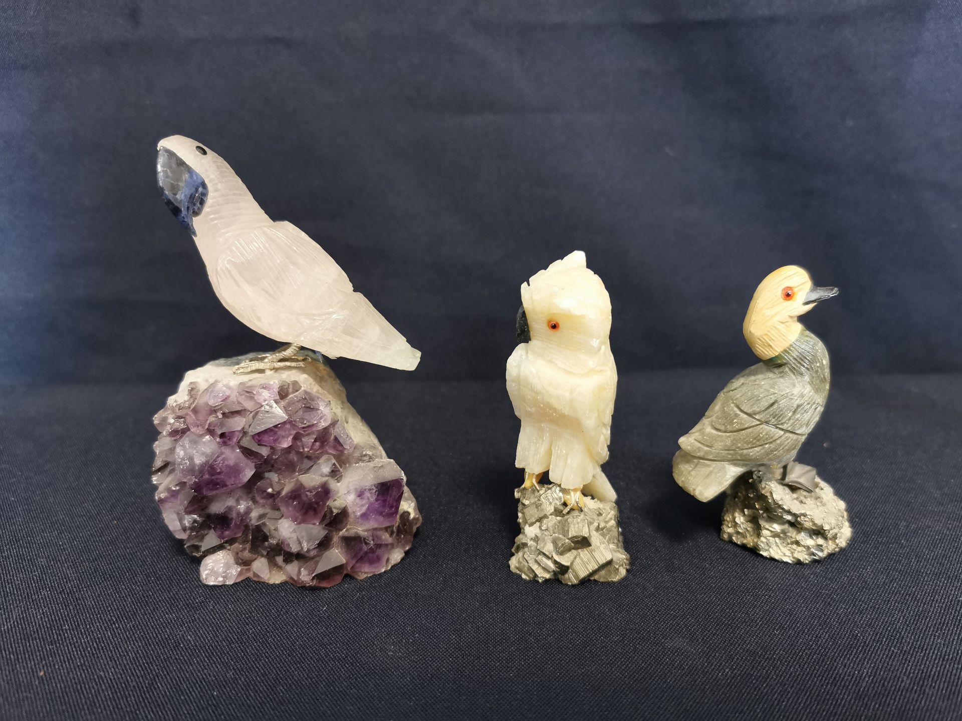 6 GEMSTONE SCULPTURES "BIRDS" - Image 3 of 4