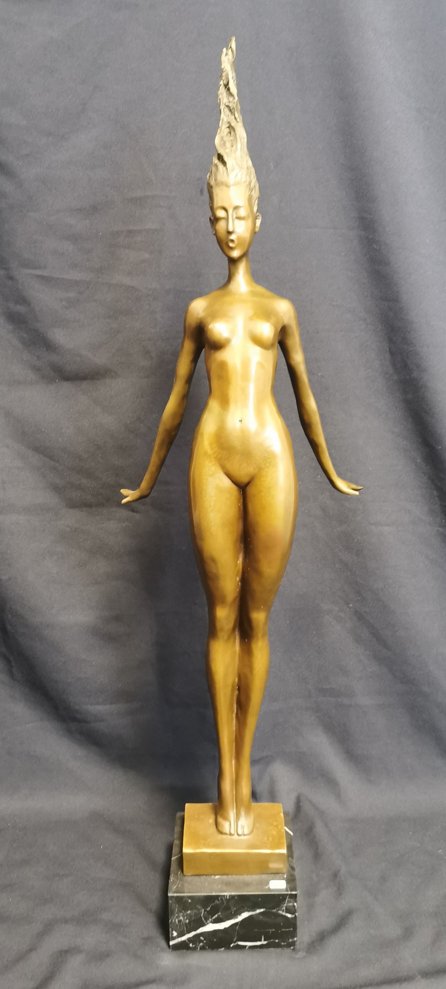 SCULPTURE "FEMALE NUDE / STANDING WOMAN"