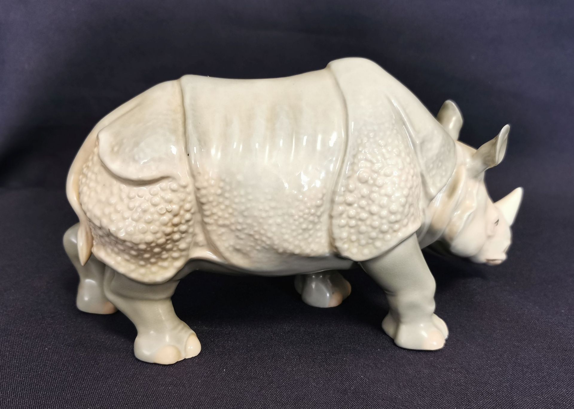 PORZELLANFIGUR "NASHORN" - Bild 3 aus 4