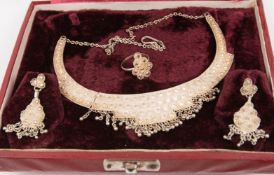 Lalchand Jewellers Schmuckset aus Silber.