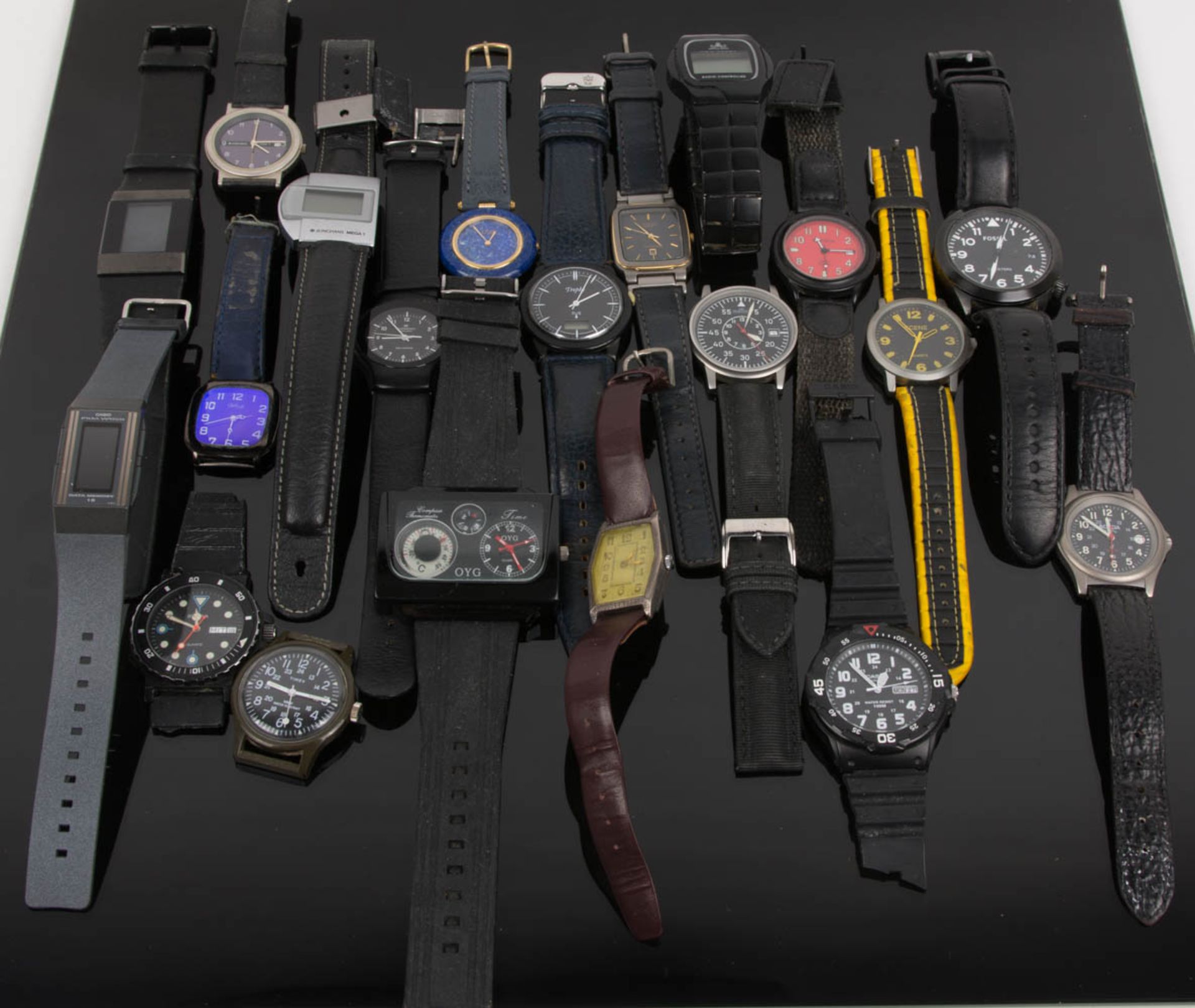 Umfangreiches Uhrenkonvolut verschiedener Hersteller.