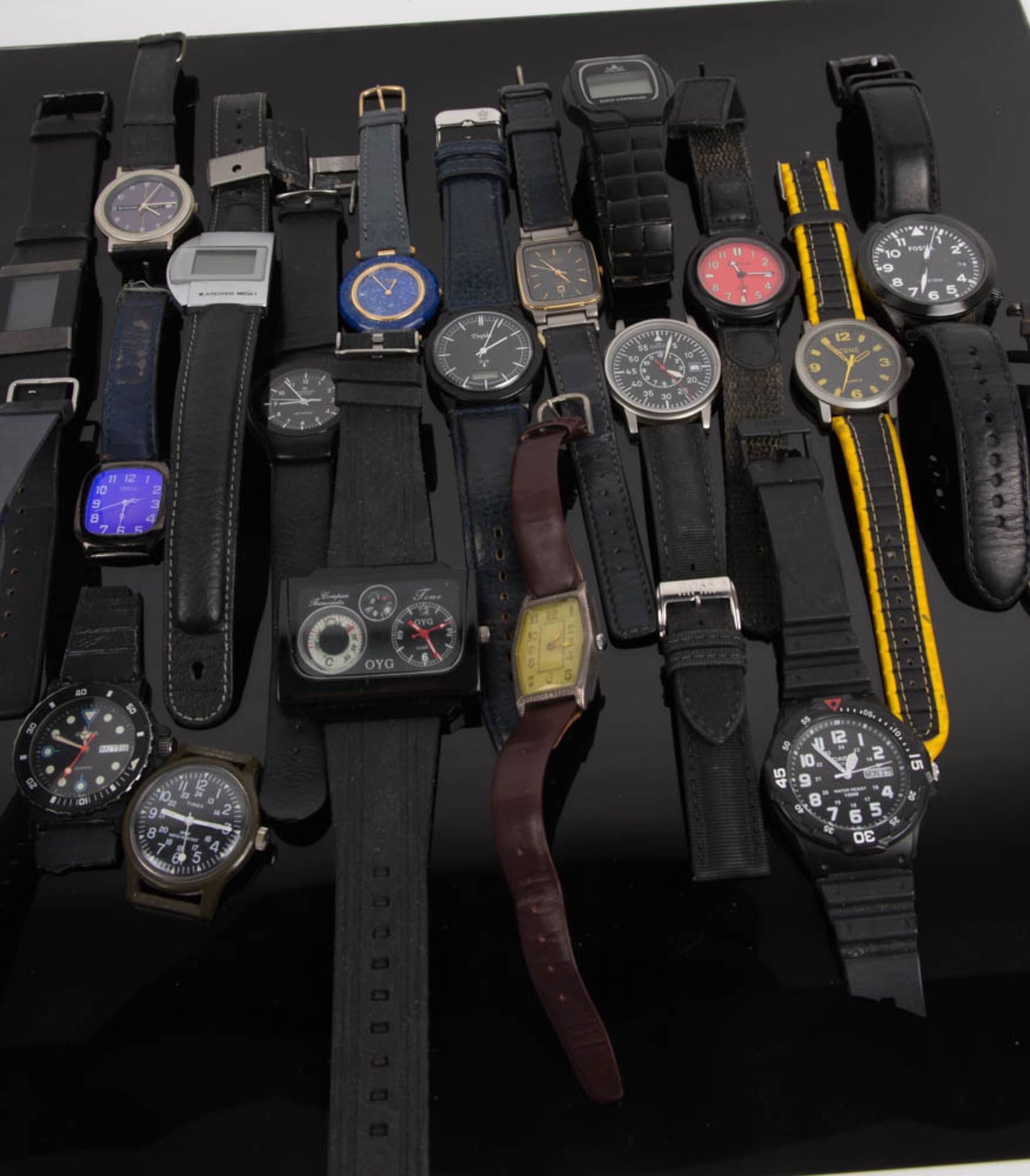 Umfangreiches Uhrenkonvolut verschiedener Hersteller. - Bild 5 aus 12
