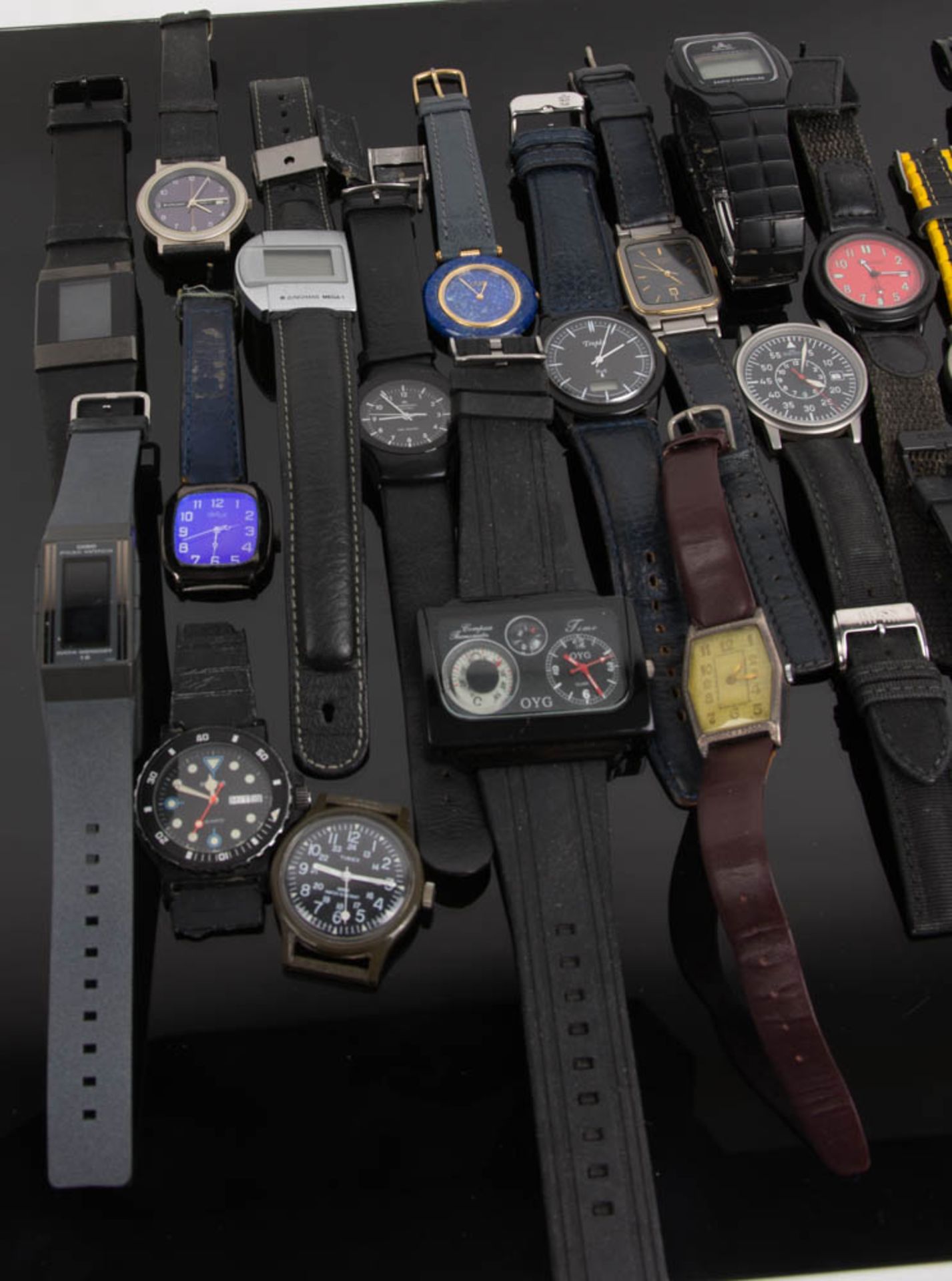 Umfangreiches Uhrenkonvolut verschiedener Hersteller. - Bild 2 aus 12