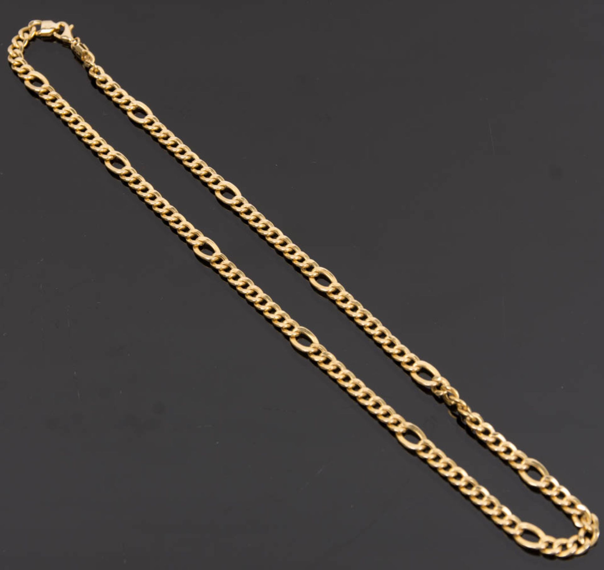 Konvolut von zwei Halsketten und einem kurzen Kettchen, 585er und 750er Gelbgold. - Bild 9 aus 11