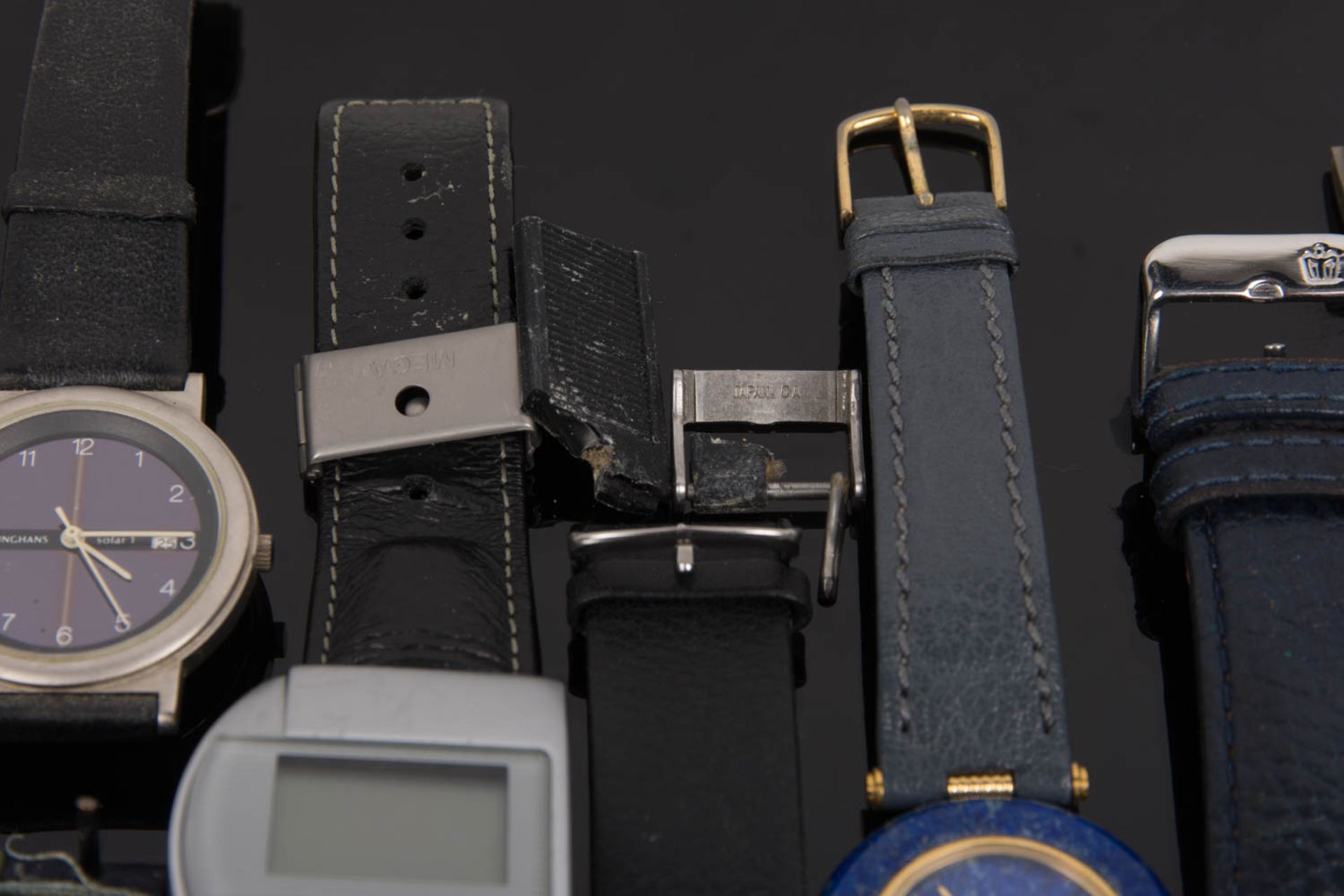 Umfangreiches Uhrenkonvolut verschiedener Hersteller. - Bild 3 aus 12