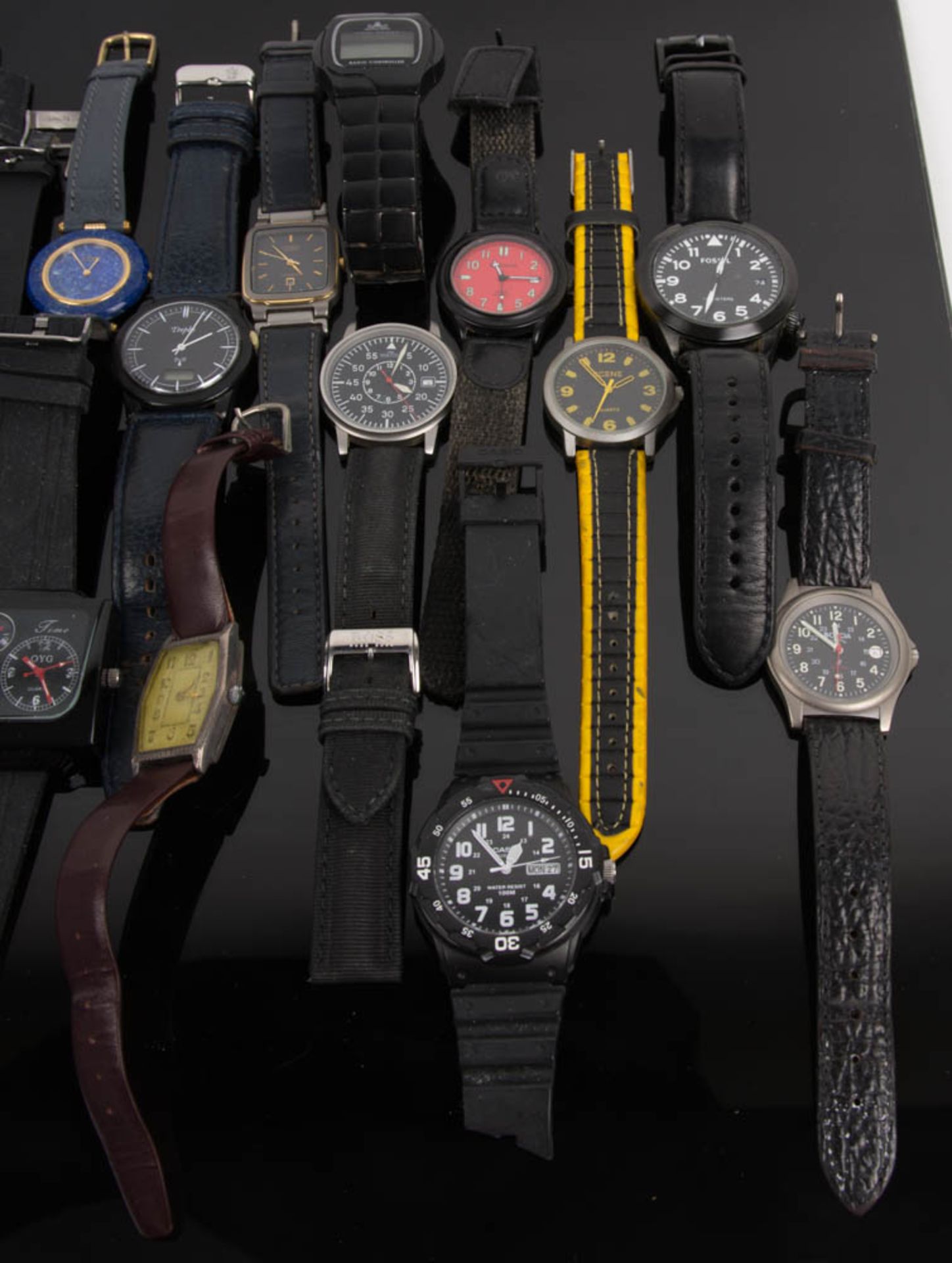 Umfangreiches Uhrenkonvolut verschiedener Hersteller. - Bild 6 aus 12