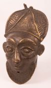 Bronzemaske der Bamun, Kamerun, 20. Jhd.