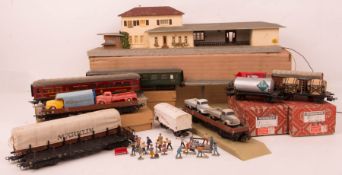 Märklin Konvolut von Zubehör und Wagons.