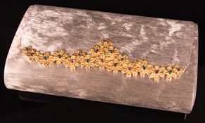 Einzigartige Hardcaseclutch mit Blumenapplikationen, 750er Weißgold, 20. Jhd,