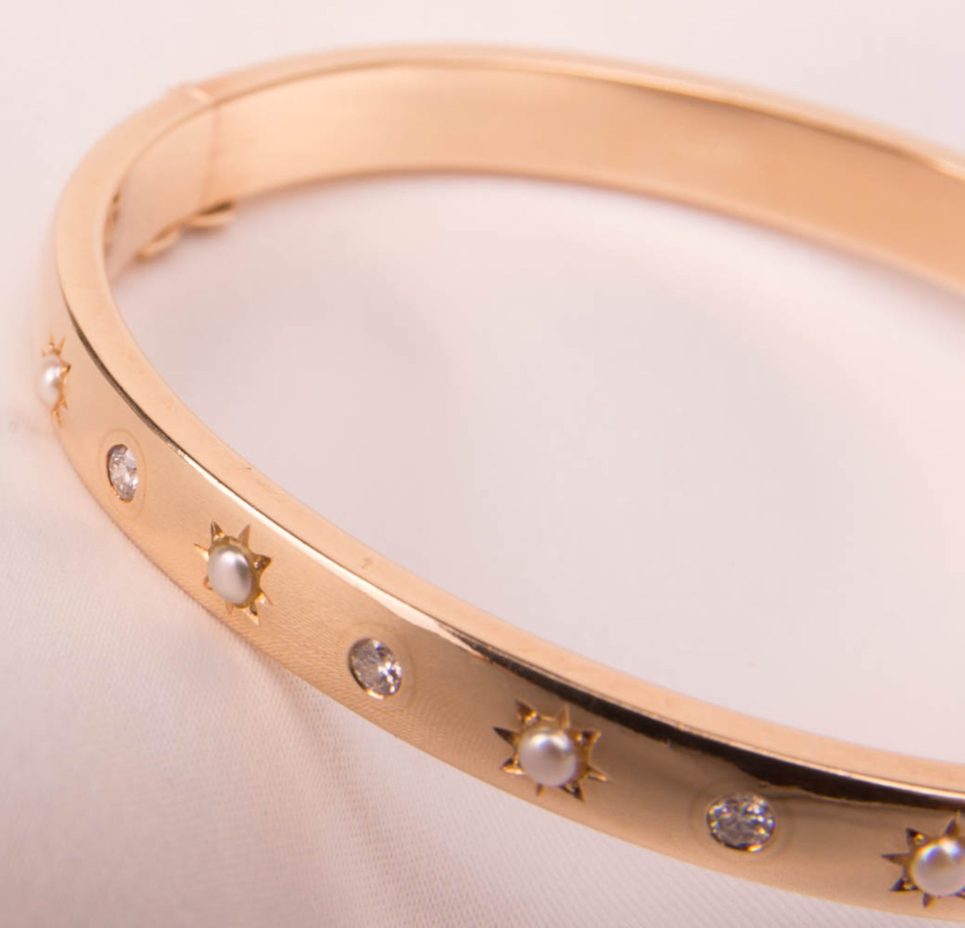 Bangle with diamonds and pearls, 585 yellow gold. - Image 8 of 8