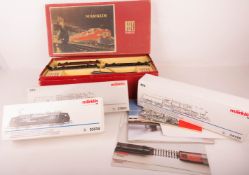 Märklin Konvolut SK 846/4K, Lok H0 33534, Lok H0 34159 und H0 37885 in OVP.