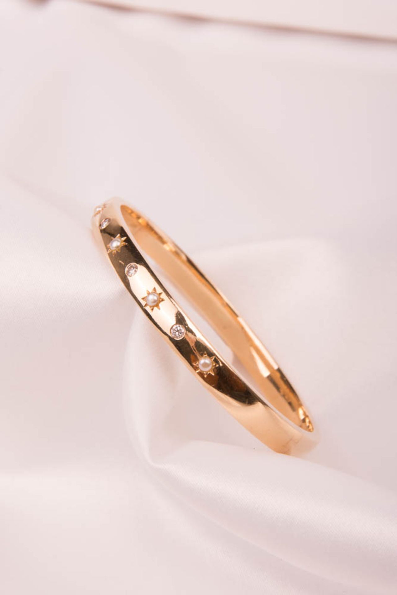 Bangle with diamonds and pearls, 585 yellow gold. - Image 2 of 8