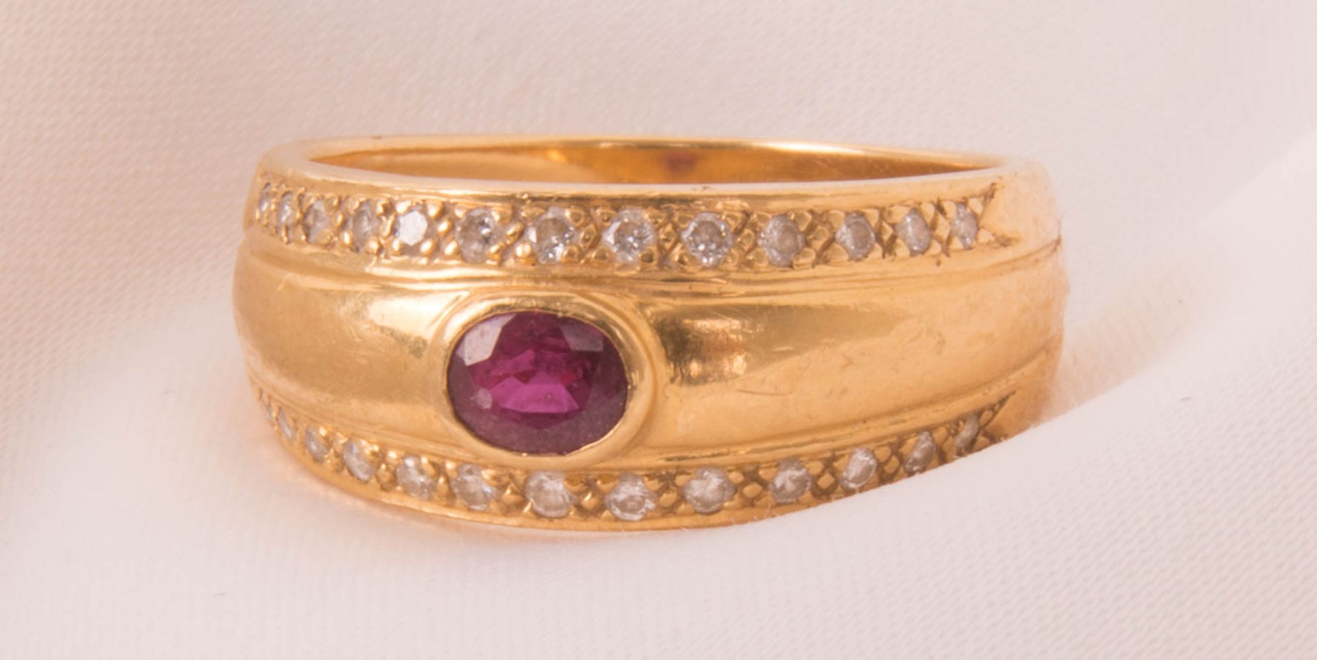 Beautiful ring with pink sapphire, 750 yellow gold. - Image 2 of 7