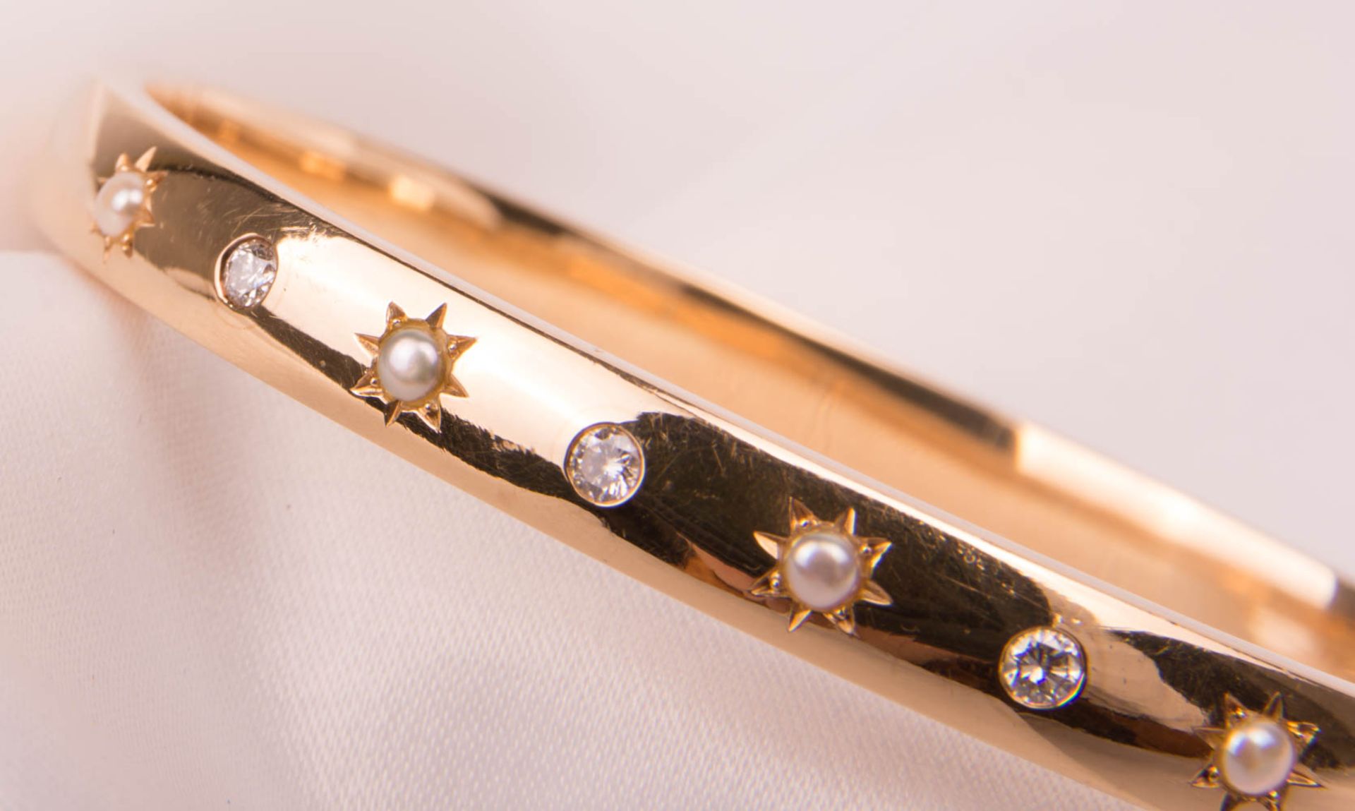 Bangle with diamonds and pearls, 585 yellow gold. - Image 7 of 8